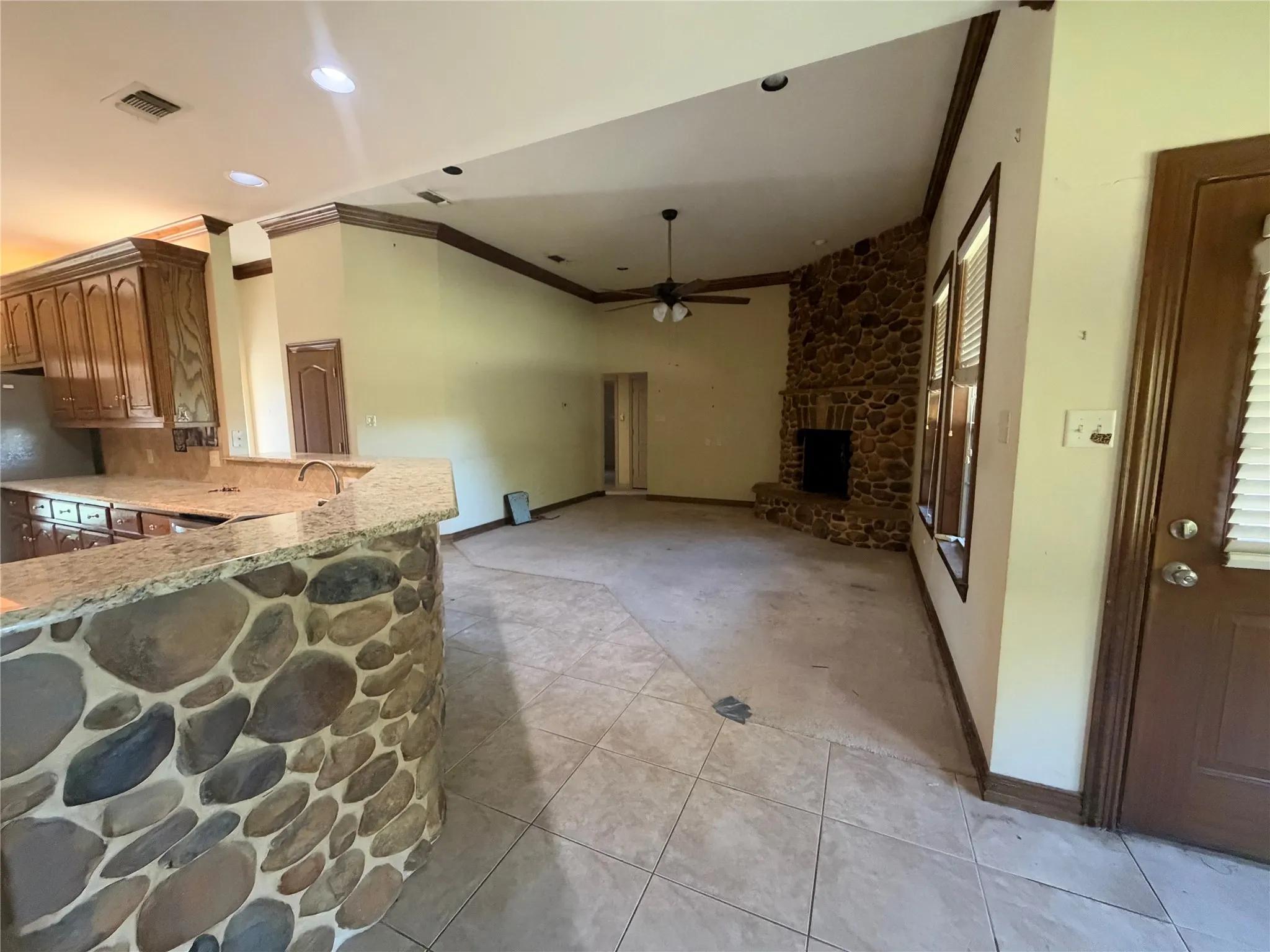 Single Family Residence For Sale in Hunt County , 2054 County Road 1034, Greenville, Texas 75401, 3 Bedroom, 3 Bathroom, 2 Garage spaces, 1,915 Sqft, built in 2005, mls#21407433, Real Estate Agent in Greenville, Homes For Sale in Hunt county, Homes For Sale in Greenville, Realtor in Greenville Texas, Real Estate Brokerage Independent Realty Texas, Luminita Cordes Realtor