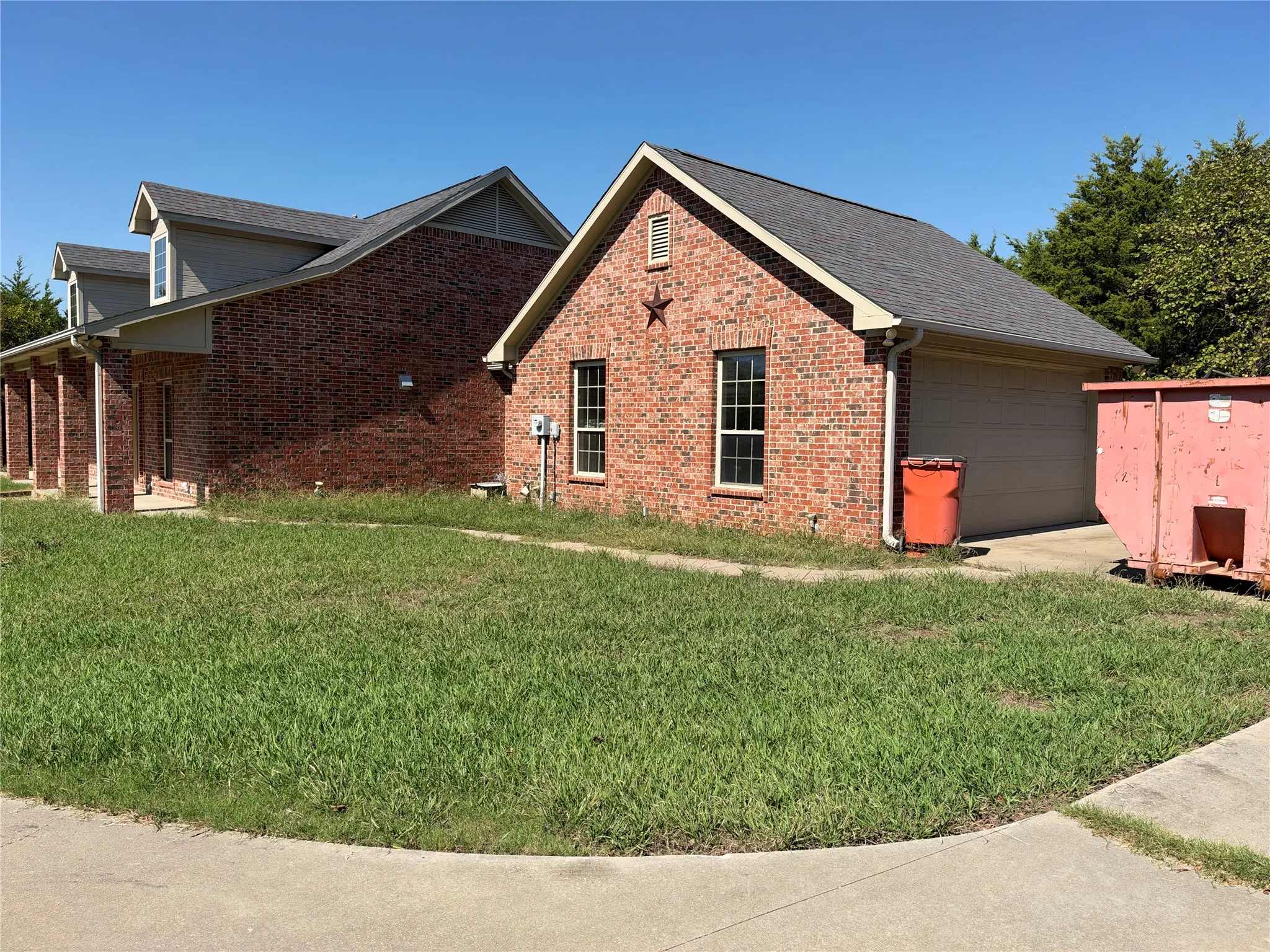 Single Family Residence For Sale in Hunt County , 2054 County Road 1034, Greenville, Texas 75401, 3 Bedroom, 3 Bathroom, 2 Garage spaces, 1,915 Sqft, built in 2005, mls#21407433, Real Estate Agent in Greenville, Homes For Sale in Hunt county, Homes For Sale in Greenville, Realtor in Greenville Texas, Real Estate Brokerage Independent Realty Texas, Luminita Cordes Realtor
