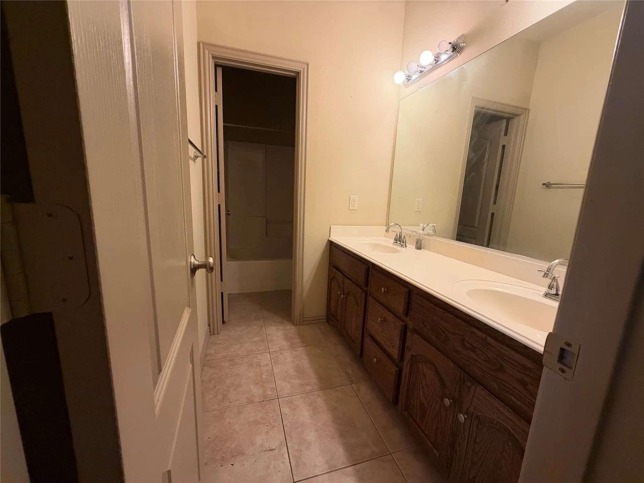 Single Family Residence For Sale in Hunt County , 2054 County Road 1034, Greenville, Texas 75401, 3 Bedroom, 3 Bathroom, 2 Garage spaces, 1,915 Sqft, built in 2005, mls#21407433, Real Estate Agent in Greenville, Homes For Sale in Hunt county, Homes For Sale in Greenville, Realtor in Greenville Texas, Real Estate Brokerage Independent Realty Texas, Luminita Cordes Realtor