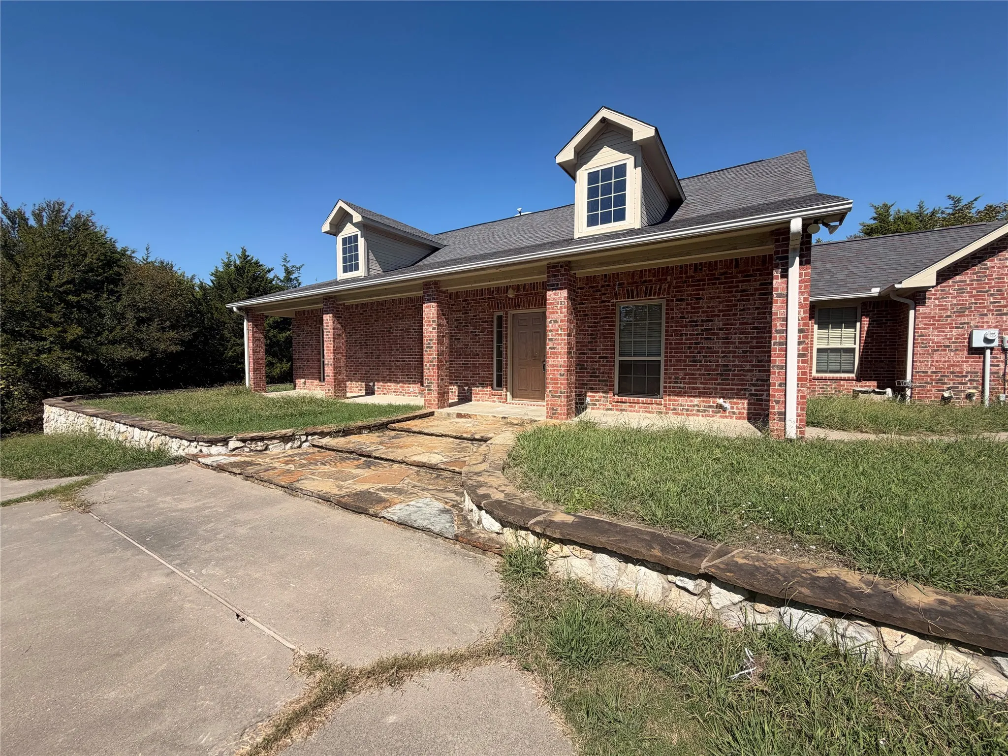 Single Family Residence For Sale in Hunt County , 2054 County Road 1034, Greenville, Texas 75401, 3 Bedroom, 3 Bathroom, 2 Garage spaces, 1,915 Sqft, built in 2005, mls#21407433, Real Estate Agent in Greenville, Homes For Sale in Hunt county, Homes For Sale in Greenville, Realtor in Greenville Texas, Real Estate Brokerage Independent Realty Texas, Luminita Cordes Realtor