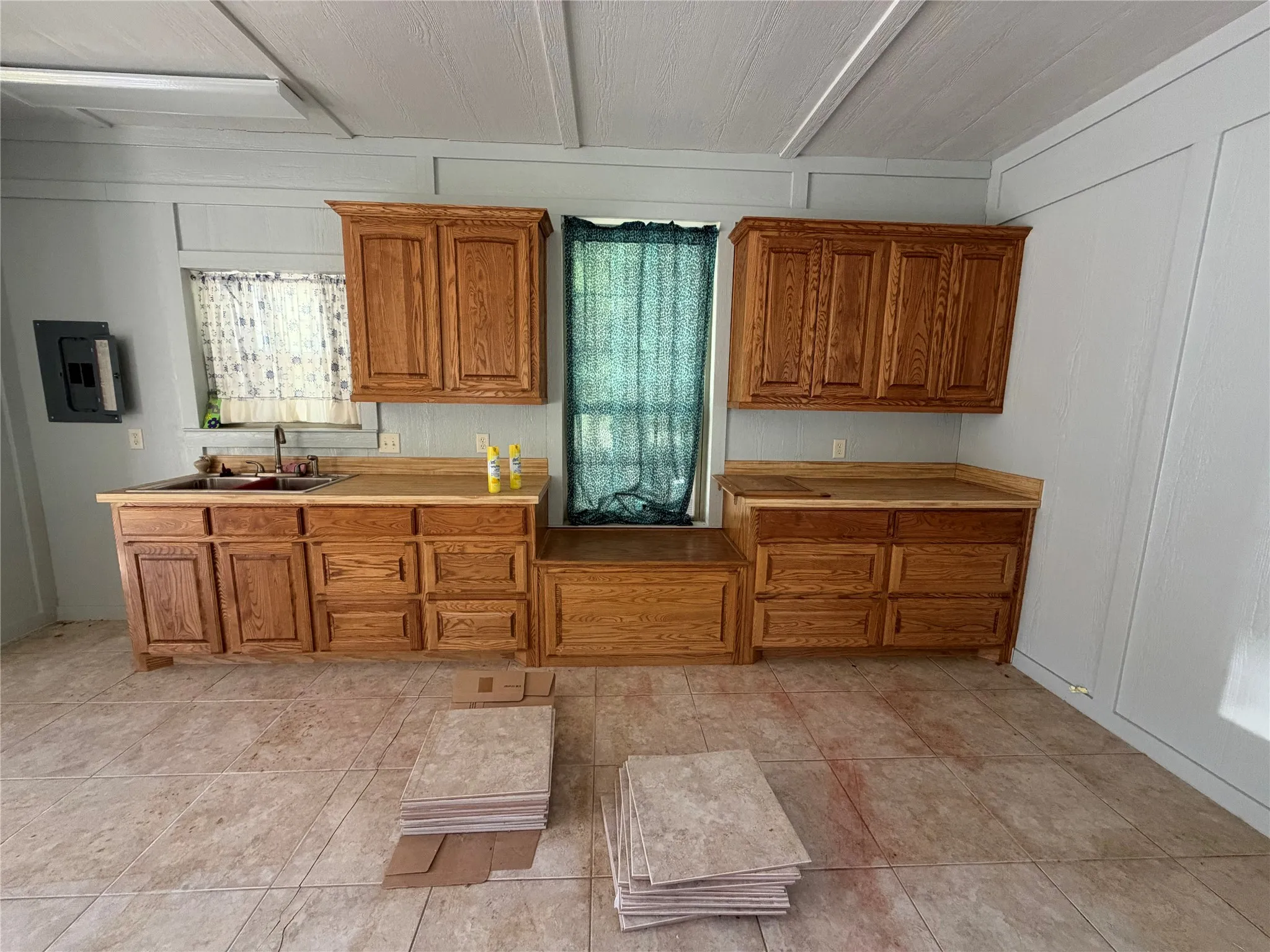 Single Family Residence For Sale in Hunt County , 2054 County Road 1034, Greenville, Texas 75401, 3 Bedroom, 3 Bathroom, 2 Garage spaces, 1,915 Sqft, built in 2005, mls#21407433, Real Estate Agent in Greenville, Homes For Sale in Hunt county, Homes For Sale in Greenville, Realtor in Greenville Texas, Real Estate Brokerage Independent Realty Texas, Luminita Cordes Realtor