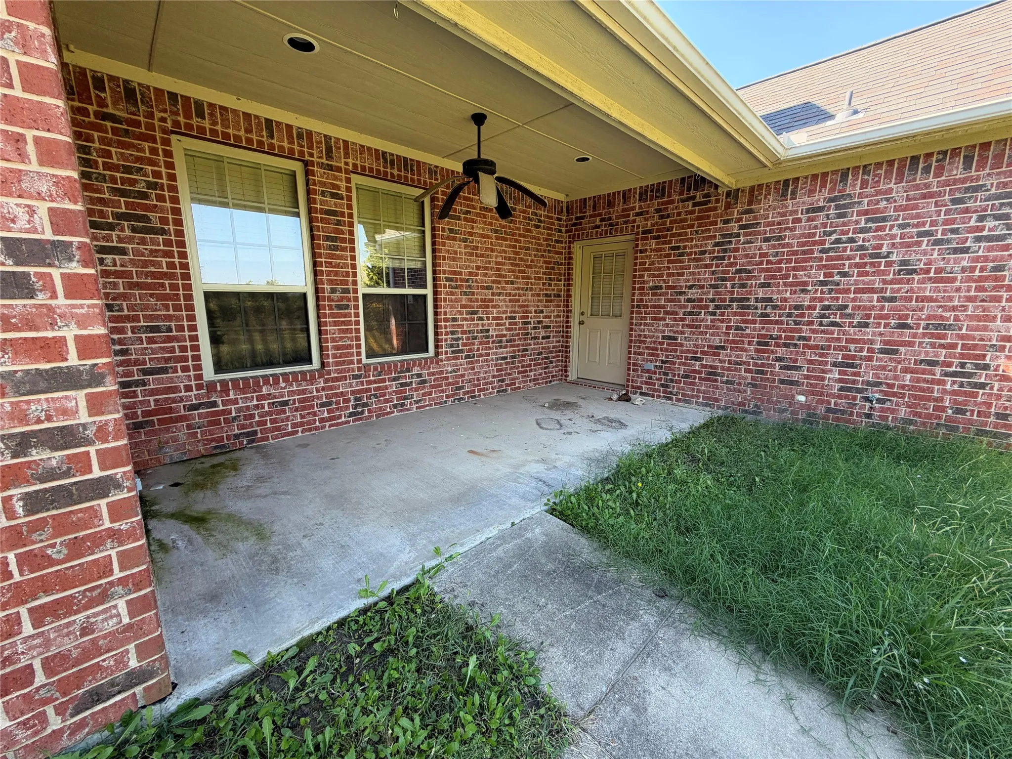 Single Family Residence For Sale in Hunt County , 2054 County Road 1034, Greenville, Texas 75401, 3 Bedroom, 3 Bathroom, 2 Garage spaces, 1,915 Sqft, built in 2005, mls#21407433, Real Estate Agent in Greenville, Homes For Sale in Hunt county, Homes For Sale in Greenville, Realtor in Greenville Texas, Real Estate Brokerage Independent Realty Texas, Luminita Cordes Realtor