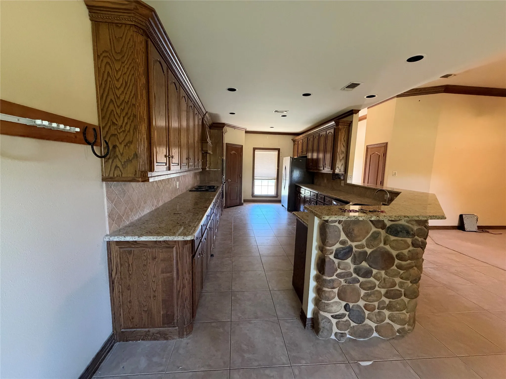 Single Family Residence For Sale in Hunt County , 2054 County Road 1034, Greenville, Texas 75401, 3 Bedroom, 3 Bathroom, 2 Garage spaces, 1,915 Sqft, built in 2005, mls#21407433, Real Estate Agent in Greenville, Homes For Sale in Hunt county, Homes For Sale in Greenville, Realtor in Greenville Texas, Real Estate Brokerage Independent Realty Texas, Luminita Cordes Realtor