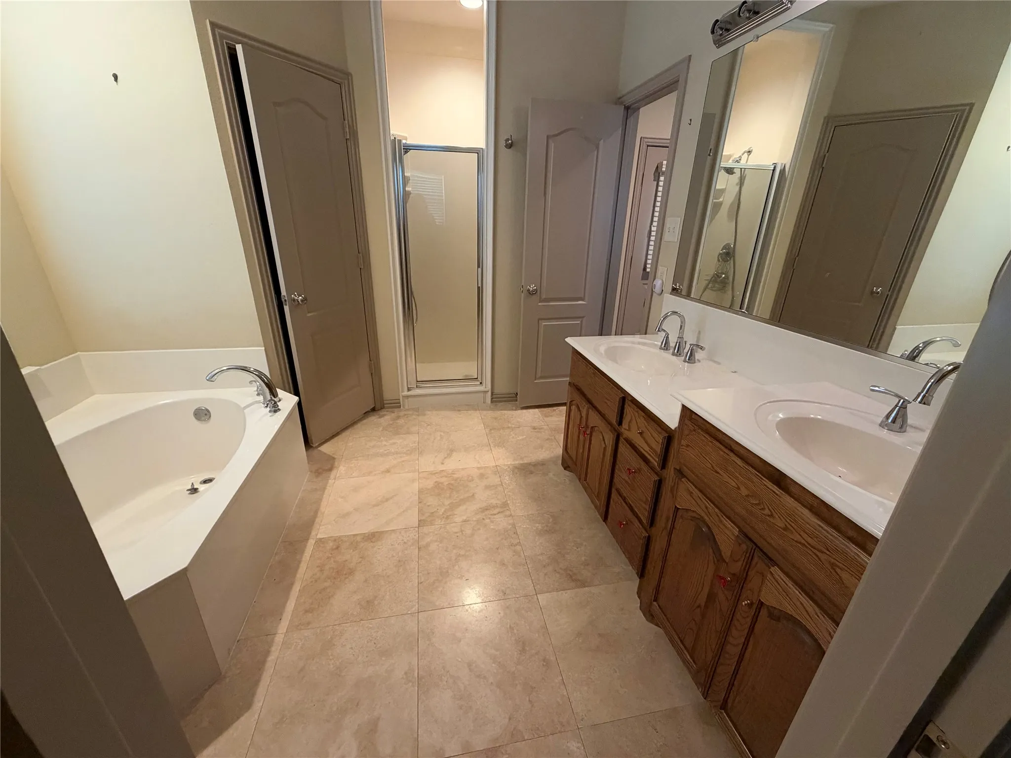 Single Family Residence For Sale in Hunt County , 2054 County Road 1034, Greenville, Texas 75401, 3 Bedroom, 3 Bathroom, 2 Garage spaces, 1,915 Sqft, built in 2005, mls#21407433, Real Estate Agent in Greenville, Homes For Sale in Hunt county, Homes For Sale in Greenville, Realtor in Greenville Texas, Real Estate Brokerage Independent Realty Texas, Luminita Cordes Realtor