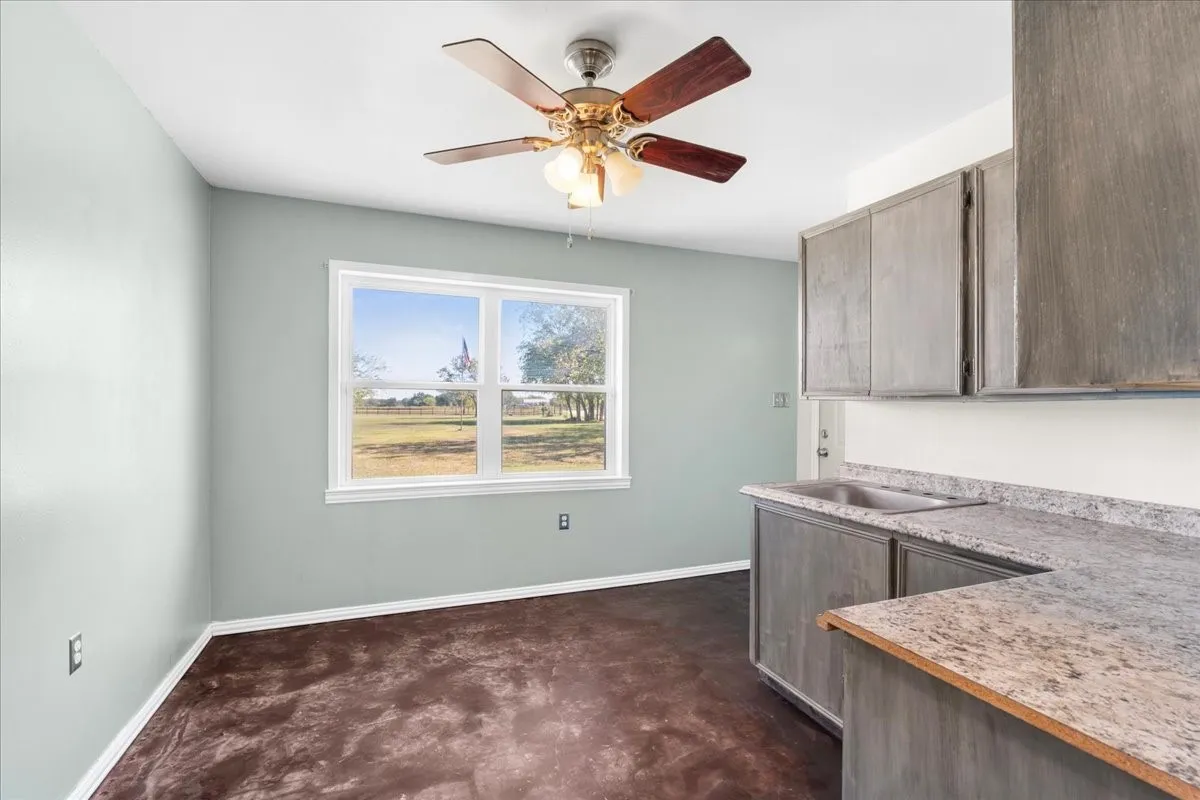 Farm For Sale in Navarro County , 12270 Fm 642, Dawson, Texas 76639, 3 Bedroom, 2 Bathroom, 4 Garage spaces, 1,680 Sqft, built in 1971, mls#21393985, Real Estate Agent in Dawson, Homes For Sale in Navarro county, Homes For Sale in Dawson, Realtor in Dawson Texas, Real Estate Brokerage Independent Realty Texas, Luminita Cordes Realtor