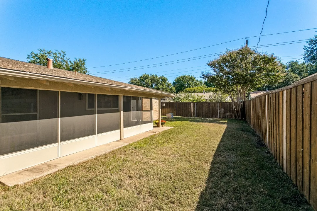 Single Family Residence For Sale in Collin County , 3320 Garner Lane, Plano, Texas 75023, 3 Bedroom, 2 Bathroom, 2 Garage spaces, 1,817 Sqft, built in 1972, mls#21406216, Real Estate Agent in Plano, Homes For Sale in Collin county, Homes For Sale in Plano, Realtor in Plano Texas, Real Estate Brokerage Independent Realty Texas, Luminita Cordes Realtor