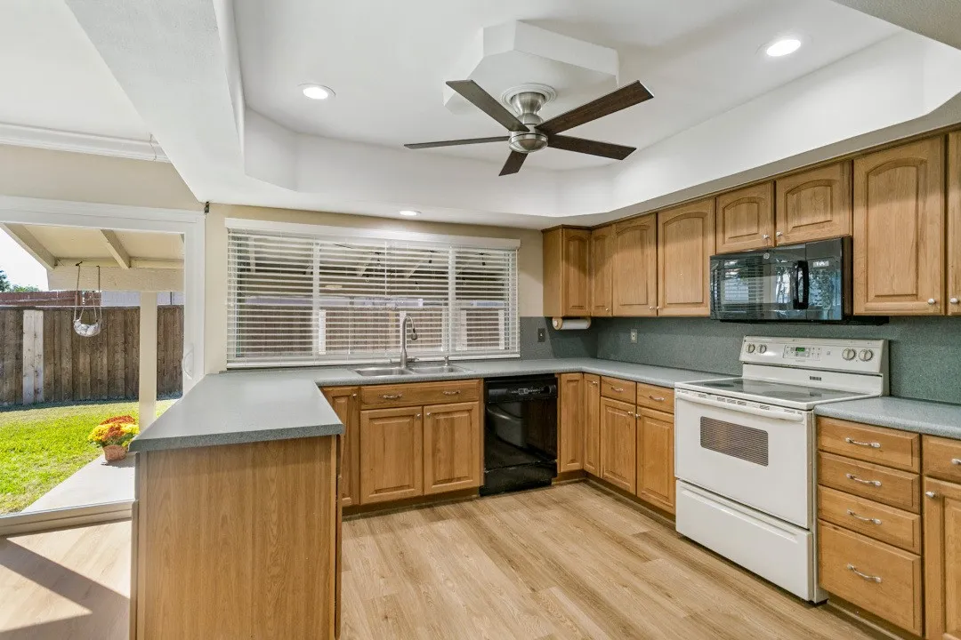 Single Family Residence For Sale in Collin County , 3320 Garner Lane, Plano, Texas 75023, 3 Bedroom, 2 Bathroom, 2 Garage spaces, 1,817 Sqft, built in 1972, mls#21406216, Real Estate Agent in Plano, Homes For Sale in Collin county, Homes For Sale in Plano, Realtor in Plano Texas, Real Estate Brokerage Independent Realty Texas, Luminita Cordes Realtor