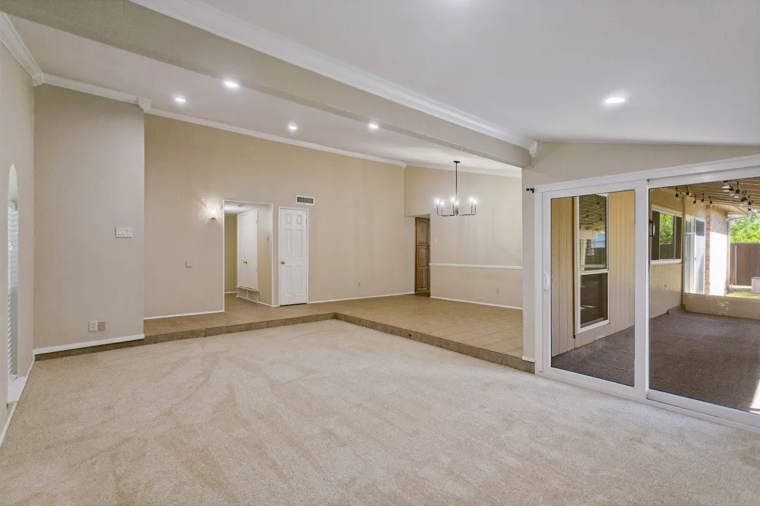 Single Family Residence For Sale in Collin County , 3320 Garner Lane, Plano, Texas 75023, 3 Bedroom, 2 Bathroom, 2 Garage spaces, 1,817 Sqft, built in 1972, mls#21406216, Real Estate Agent in Plano, Homes For Sale in Collin county, Homes For Sale in Plano, Realtor in Plano Texas, Real Estate Brokerage Independent Realty Texas, Luminita Cordes Realtor