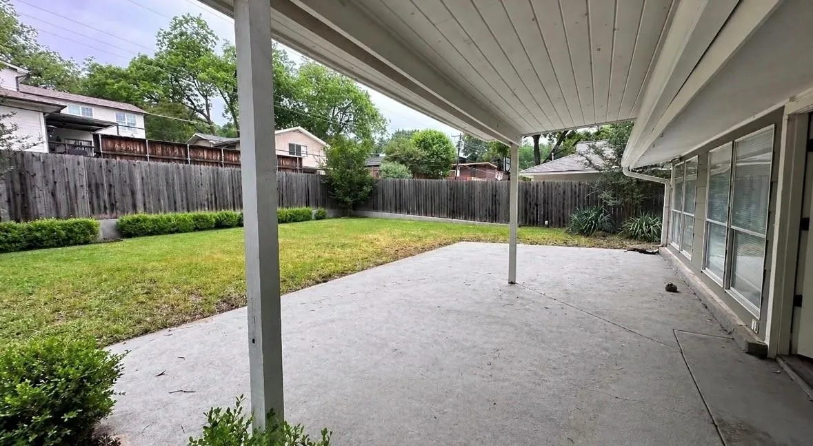 Single Family Residence For Sale in Dallas County , 9551 Highedge Drive, Dallas, Texas 75238, 4 Bedroom, 3 Bathroom, 2 Garage spaces, 2,954 Sqft, built in 1963, mls#21407549, Real Estate Agent in Dallas, Homes For Sale in Dallas county, Homes For Sale in Dallas, Realtor in Dallas Texas, Real Estate Brokerage Independent Realty Texas, Luminita Cordes Realtor