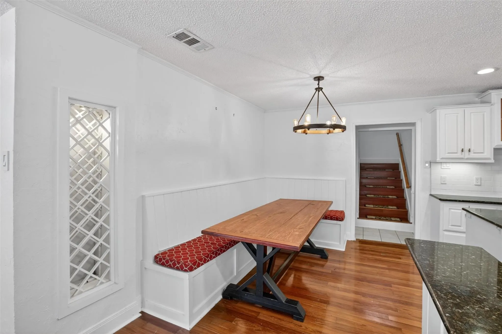 Single Family Residence For Sale in Dallas County , 9551 Highedge Drive, Dallas, Texas 75238, 4 Bedroom, 3 Bathroom, 2 Garage spaces, 2,954 Sqft, built in 1963, mls#21407549, Real Estate Agent in Dallas, Homes For Sale in Dallas county, Homes For Sale in Dallas, Realtor in Dallas Texas, Real Estate Brokerage Independent Realty Texas, Luminita Cordes Realtor