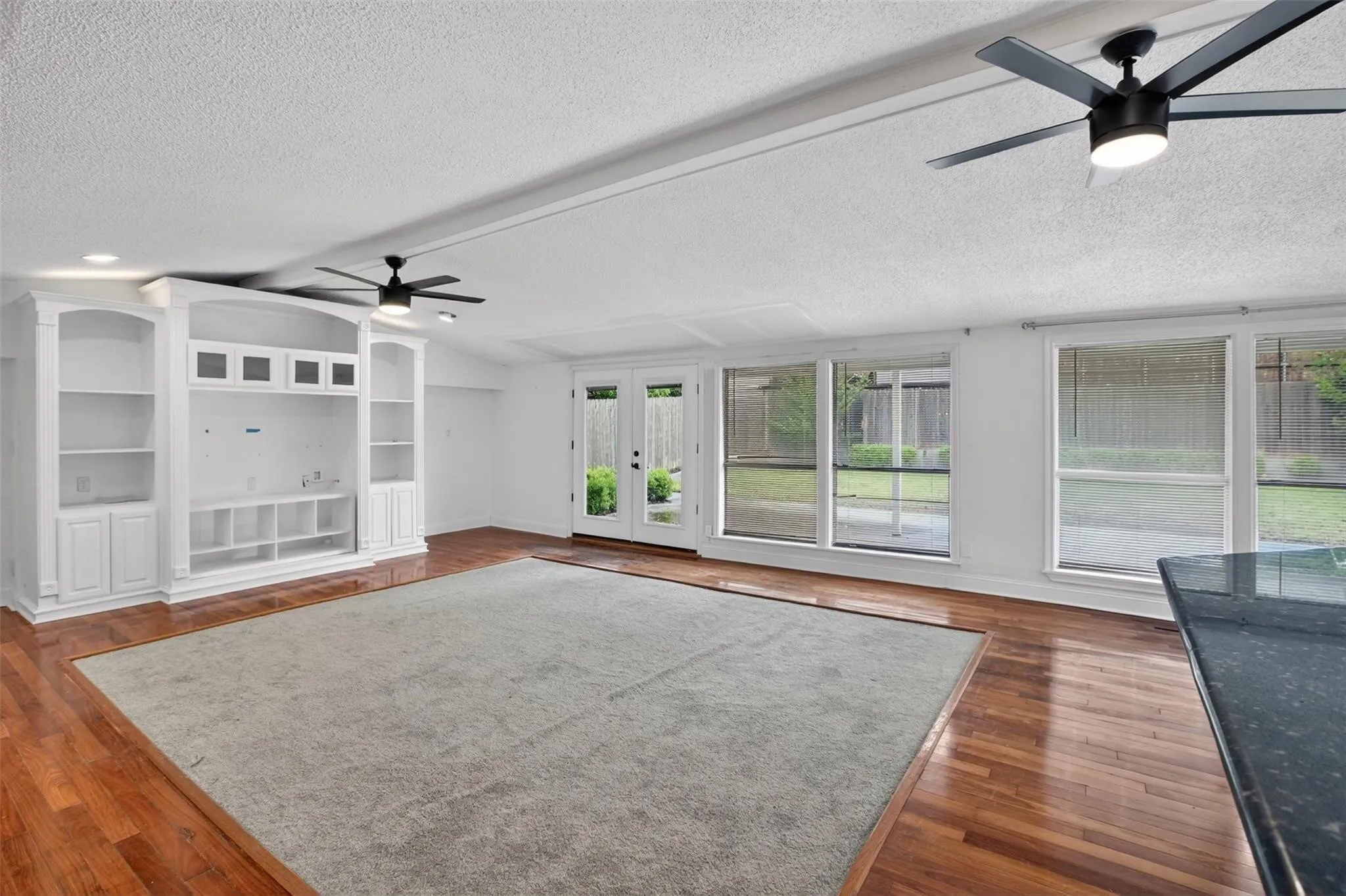 Single Family Residence For Sale in Dallas County , 9551 Highedge Drive, Dallas, Texas 75238, 4 Bedroom, 3 Bathroom, 2 Garage spaces, 2,954 Sqft, built in 1963, mls#21407549, Real Estate Agent in Dallas, Homes For Sale in Dallas county, Homes For Sale in Dallas, Realtor in Dallas Texas, Real Estate Brokerage Independent Realty Texas, Luminita Cordes Realtor