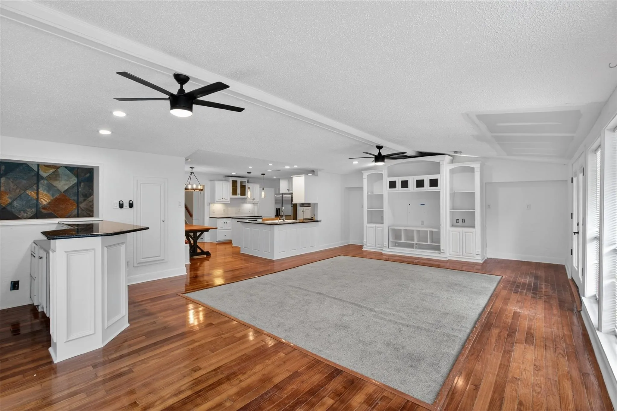 Single Family Residence For Sale in Dallas County , 9551 Highedge Drive, Dallas, Texas 75238, 4 Bedroom, 3 Bathroom, 2 Garage spaces, 2,954 Sqft, built in 1963, mls#21407549, Real Estate Agent in Dallas, Homes For Sale in Dallas county, Homes For Sale in Dallas, Realtor in Dallas Texas, Real Estate Brokerage Independent Realty Texas, Luminita Cordes Realtor