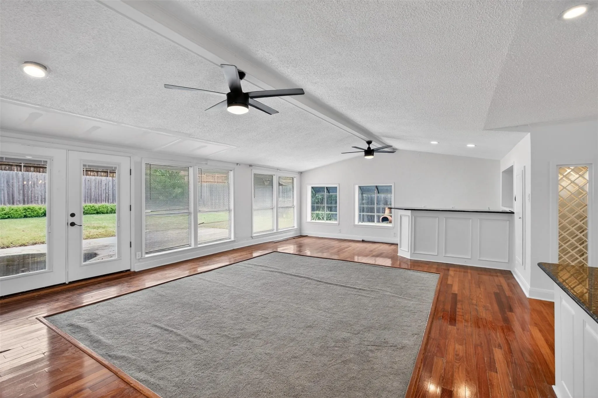 Single Family Residence For Sale in Dallas County , 9551 Highedge Drive, Dallas, Texas 75238, 4 Bedroom, 3 Bathroom, 2 Garage spaces, 2,954 Sqft, built in 1963, mls#21407549, Real Estate Agent in Dallas, Homes For Sale in Dallas county, Homes For Sale in Dallas, Realtor in Dallas Texas, Real Estate Brokerage Independent Realty Texas, Luminita Cordes Realtor