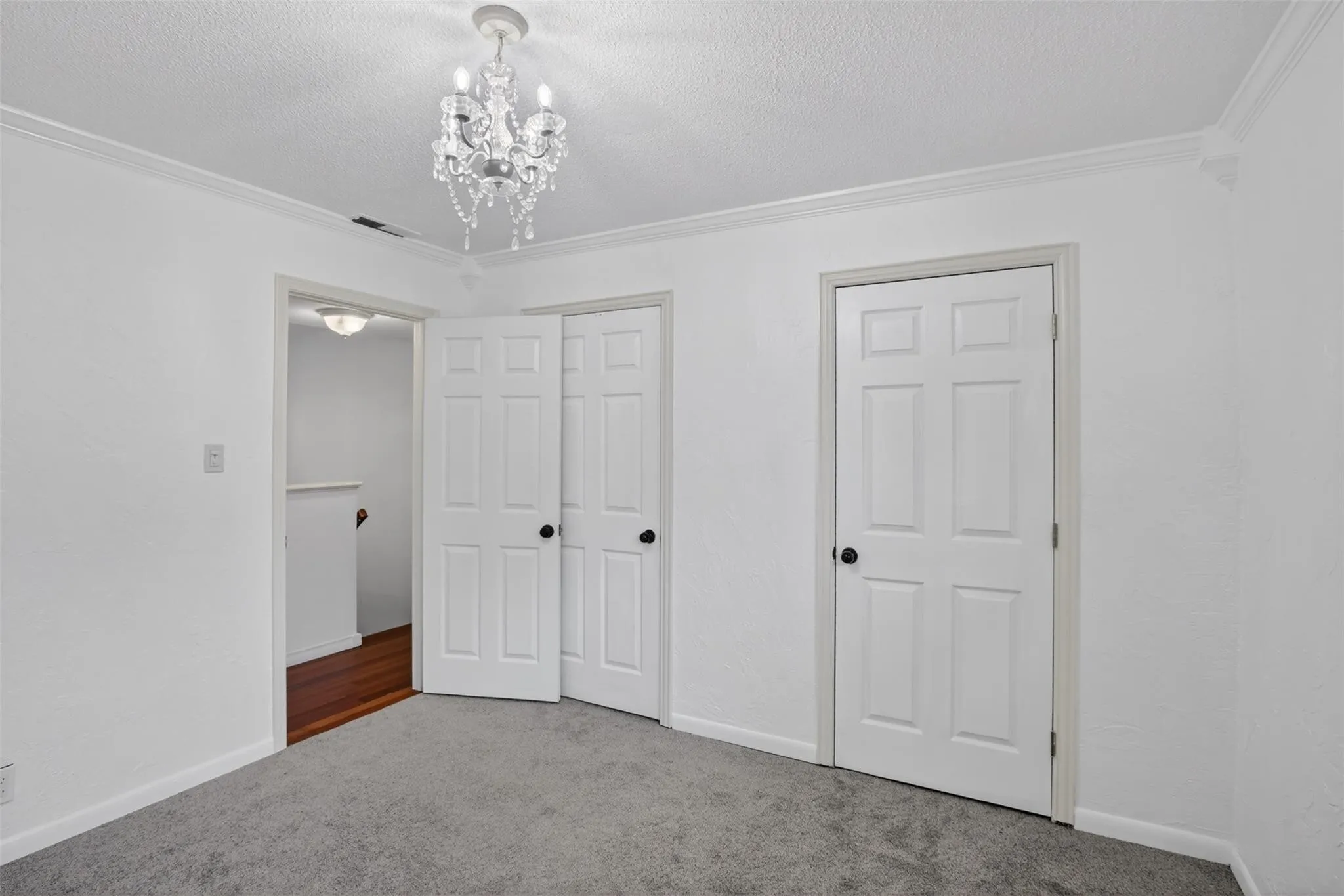 Single Family Residence For Sale in Dallas County , 9551 Highedge Drive, Dallas, Texas 75238, 4 Bedroom, 3 Bathroom, 2 Garage spaces, 2,954 Sqft, built in 1963, mls#21407549, Real Estate Agent in Dallas, Homes For Sale in Dallas county, Homes For Sale in Dallas, Realtor in Dallas Texas, Real Estate Brokerage Independent Realty Texas, Luminita Cordes Realtor