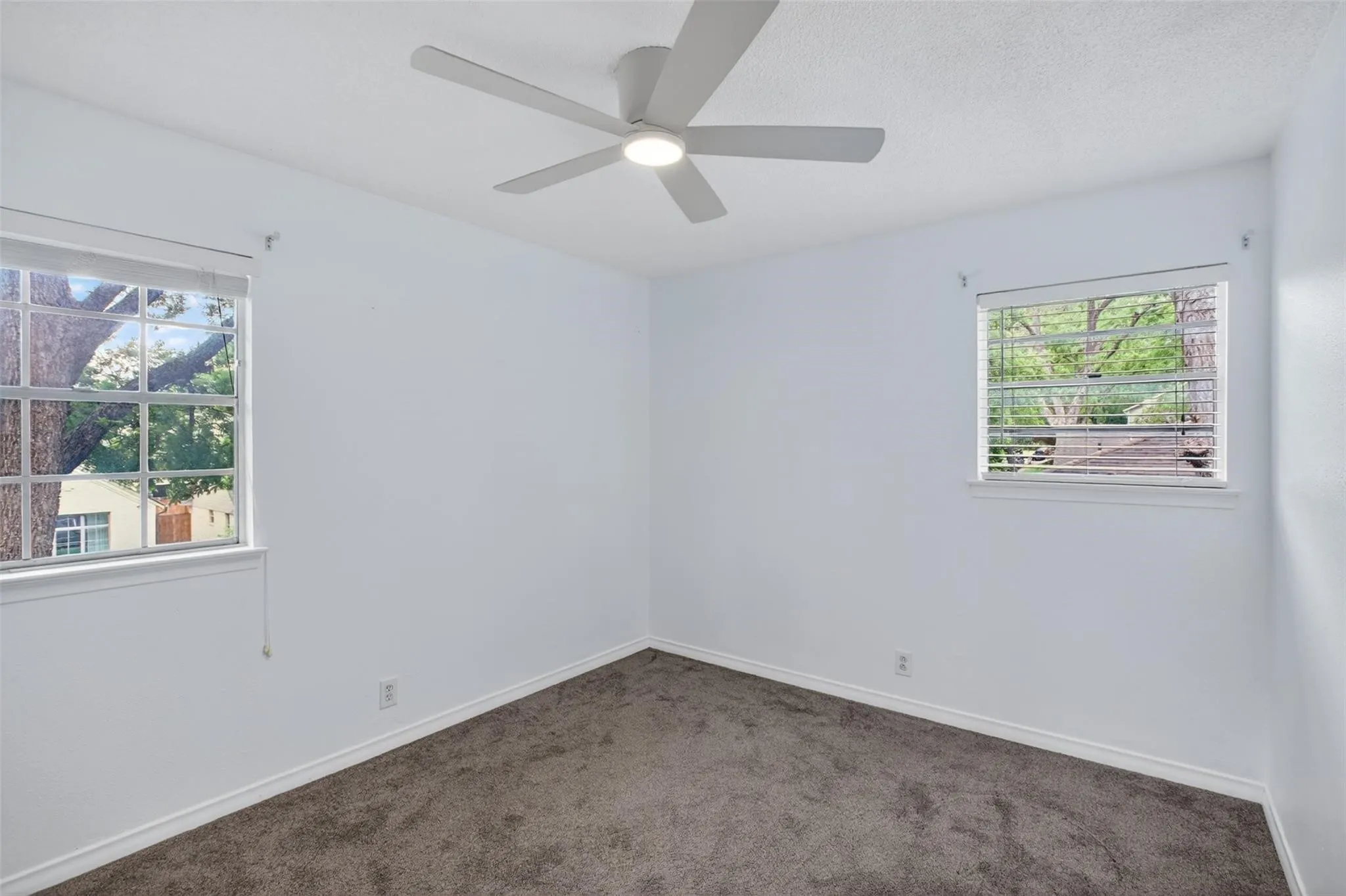 Single Family Residence For Sale in Dallas County , 9551 Highedge Drive, Dallas, Texas 75238, 4 Bedroom, 3 Bathroom, 2 Garage spaces, 2,954 Sqft, built in 1963, mls#21407549, Real Estate Agent in Dallas, Homes For Sale in Dallas county, Homes For Sale in Dallas, Realtor in Dallas Texas, Real Estate Brokerage Independent Realty Texas, Luminita Cordes Realtor