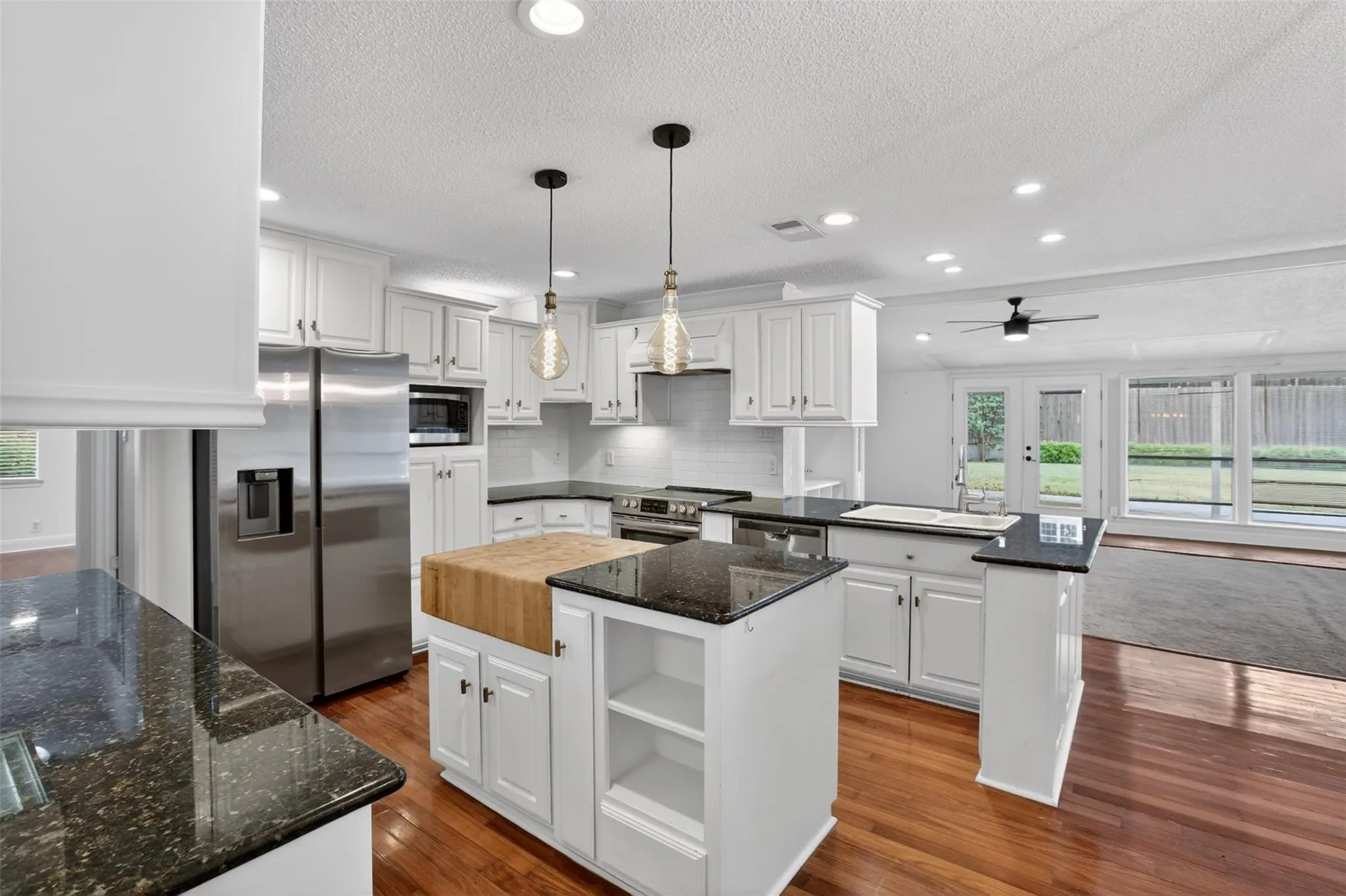 Single Family Residence For Sale in Dallas County , 9551 Highedge Drive, Dallas, Texas 75238, 4 Bedroom, 3 Bathroom, 2 Garage spaces, 2,954 Sqft, built in 1963, mls#21407549, Real Estate Agent in Dallas, Homes For Sale in Dallas county, Homes For Sale in Dallas, Realtor in Dallas Texas, Real Estate Brokerage Independent Realty Texas, Luminita Cordes Realtor