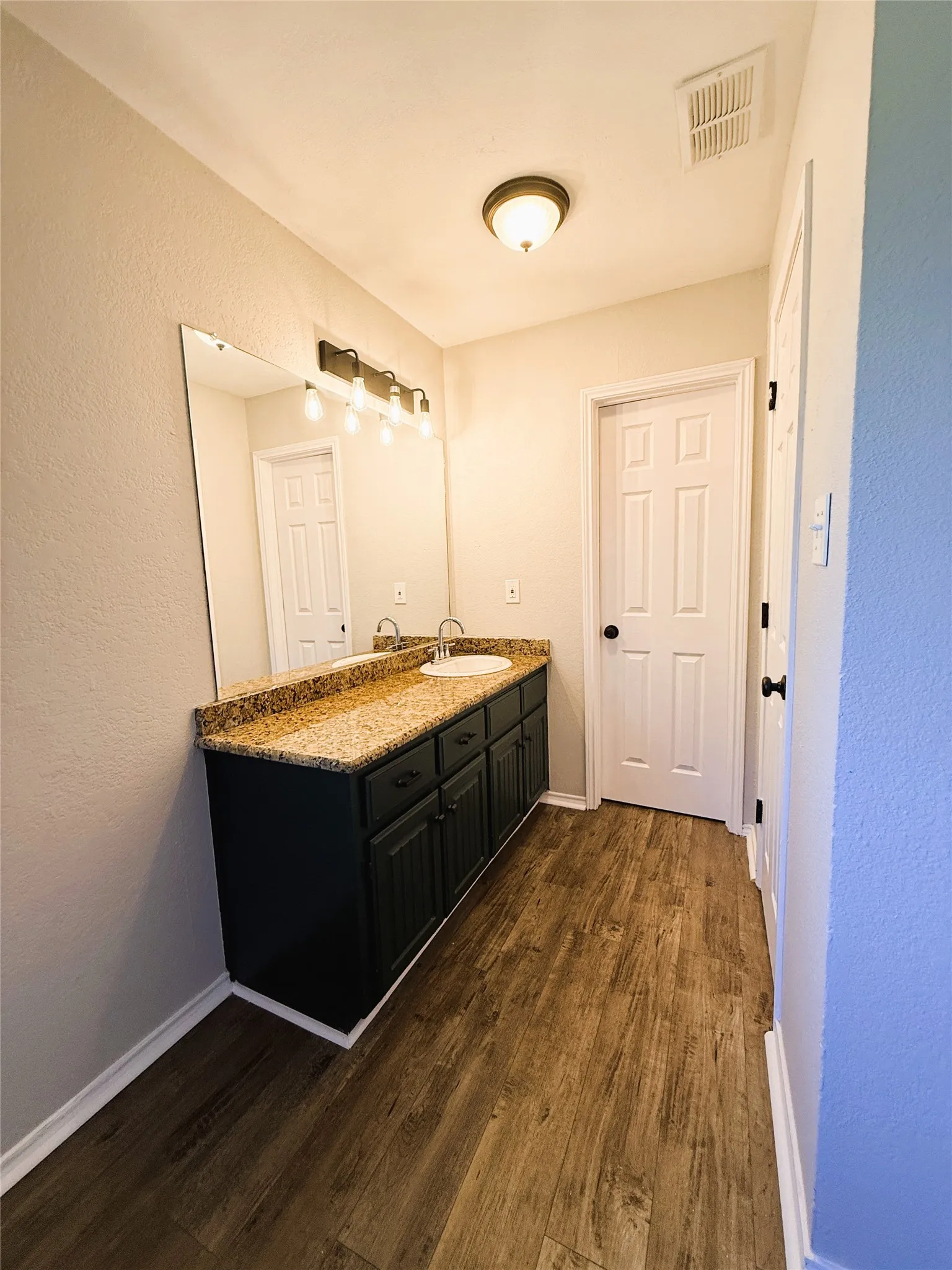 Single Family Residence For Rent in Ellis County , 1151 Azalea Lane, Waxahachie, Texas 75165, 4 Bedroom, 3 Bathroom, 2 Garage spaces, 2,470 Sqft, built in 1991, mls#21407545, Real Estate Agent in Waxahachie, Homes For Rent in Ellis county, Homes For Rent in Waxahachie, Realtor in Waxahachie Texas, Real Estate Brokerage Independent Realty Texas, Luminita Cordes Realtor