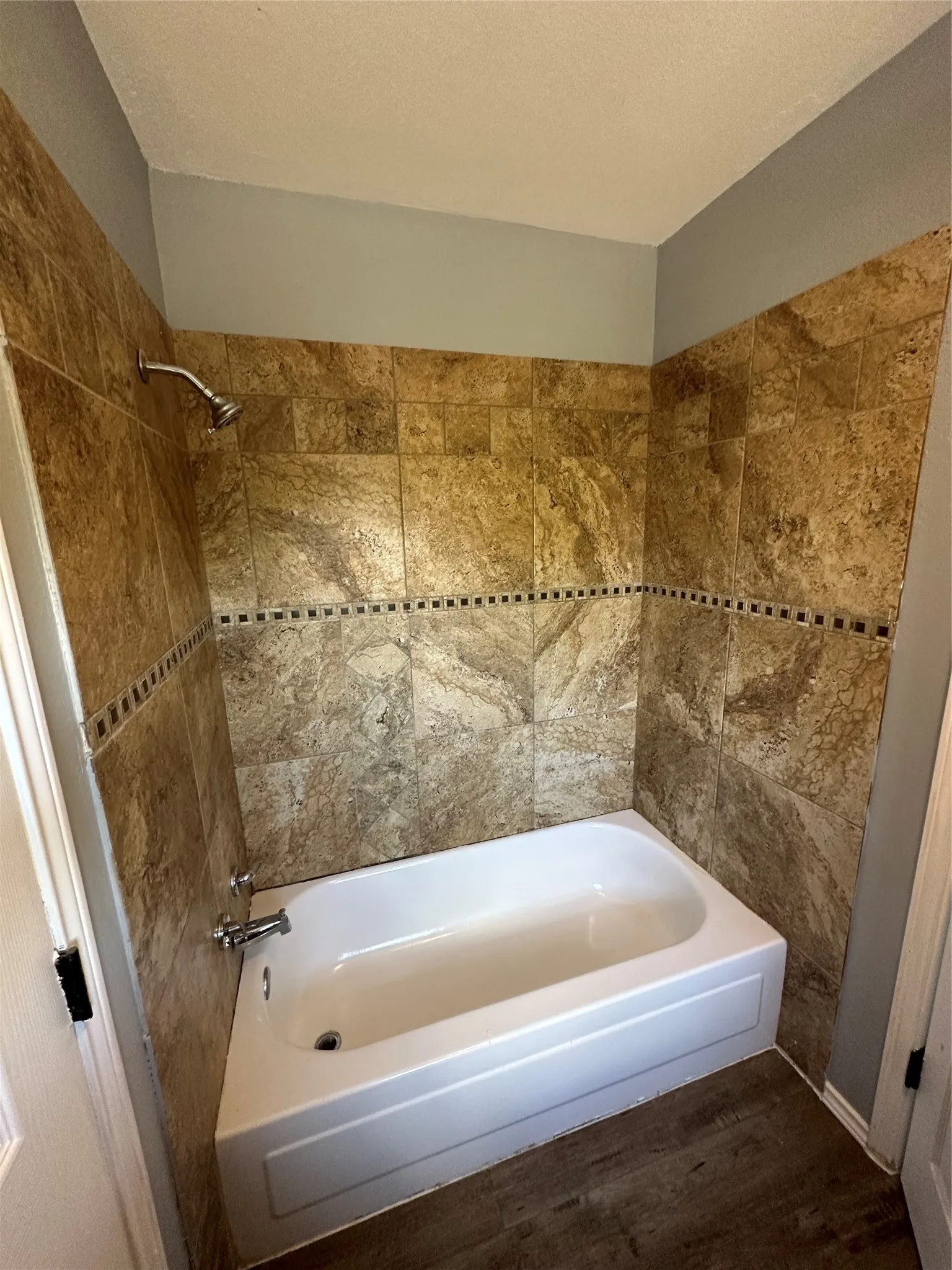 Single Family Residence For Rent in Ellis County , 1151 Azalea Lane, Waxahachie, Texas 75165, 4 Bedroom, 3 Bathroom, 2 Garage spaces, 2,470 Sqft, built in 1991, mls#21407545, Real Estate Agent in Waxahachie, Homes For Rent in Ellis county, Homes For Rent in Waxahachie, Realtor in Waxahachie Texas, Real Estate Brokerage Independent Realty Texas, Luminita Cordes Realtor