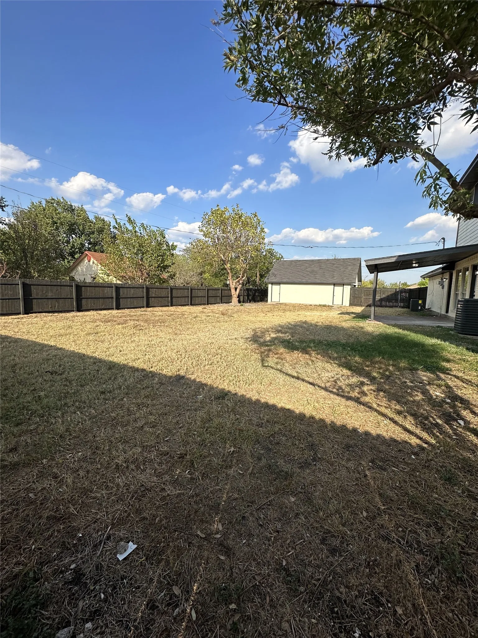 Single Family Residence For Rent in Ellis County , 1151 Azalea Lane, Waxahachie, Texas 75165, 4 Bedroom, 3 Bathroom, 2 Garage spaces, 2,470 Sqft, built in 1991, mls#21407545, Real Estate Agent in Waxahachie, Homes For Rent in Ellis county, Homes For Rent in Waxahachie, Realtor in Waxahachie Texas, Real Estate Brokerage Independent Realty Texas, Luminita Cordes Realtor