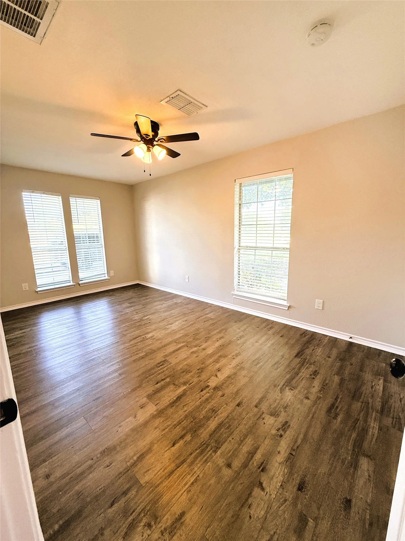 Single Family Residence For Rent in Ellis County , 1151 Azalea Lane, Waxahachie, Texas 75165, 4 Bedroom, 3 Bathroom, 2 Garage spaces, 2,470 Sqft, built in 1991, mls#21407545, Real Estate Agent in Waxahachie, Homes For Rent in Ellis county, Homes For Rent in Waxahachie, Realtor in Waxahachie Texas, Real Estate Brokerage Independent Realty Texas, Luminita Cordes Realtor