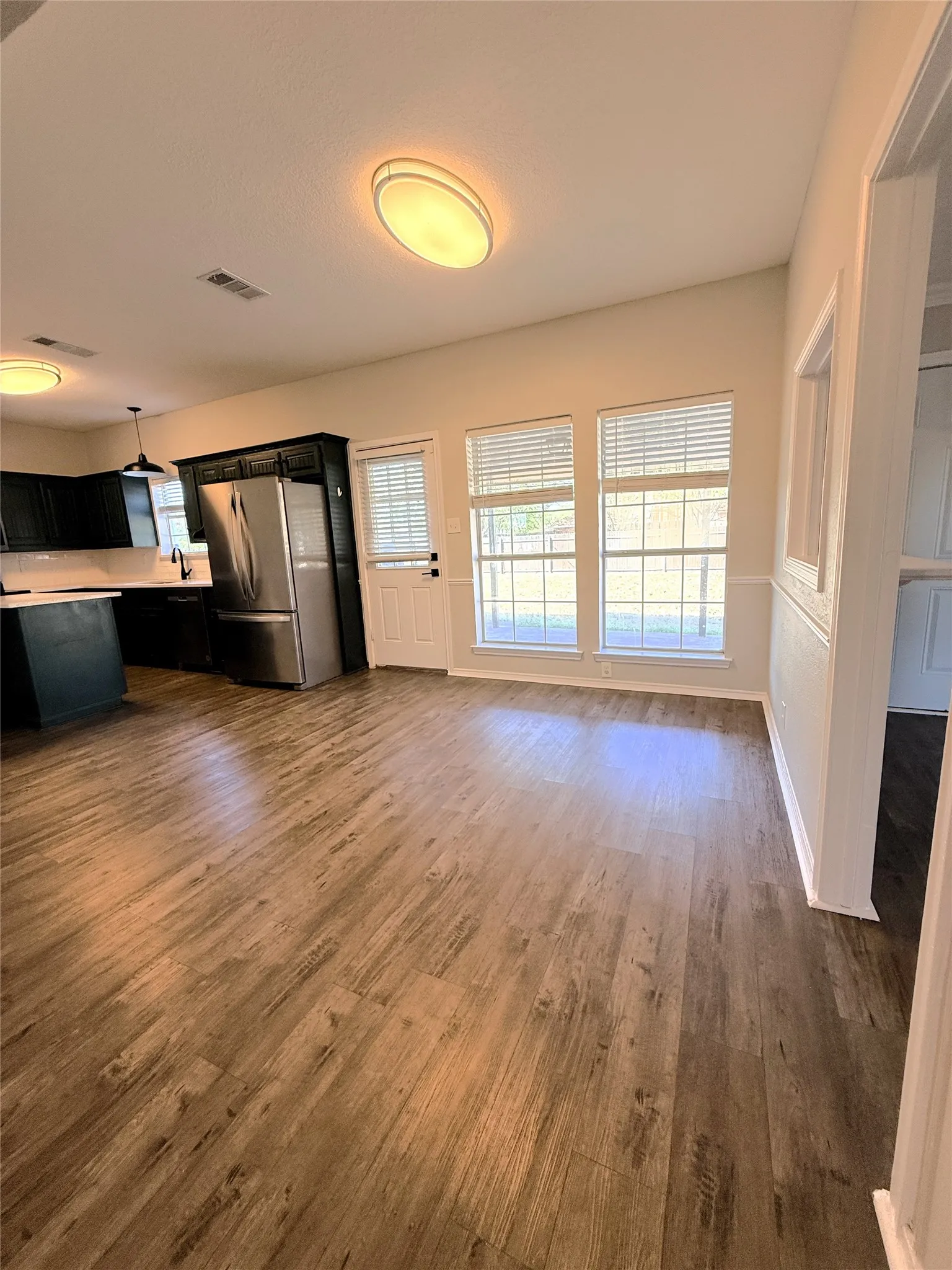 Single Family Residence For Rent in Ellis County , 1151 Azalea Lane, Waxahachie, Texas 75165, 4 Bedroom, 3 Bathroom, 2 Garage spaces, 2,470 Sqft, built in 1991, mls#21407545, Real Estate Agent in Waxahachie, Homes For Rent in Ellis county, Homes For Rent in Waxahachie, Realtor in Waxahachie Texas, Real Estate Brokerage Independent Realty Texas, Luminita Cordes Realtor
