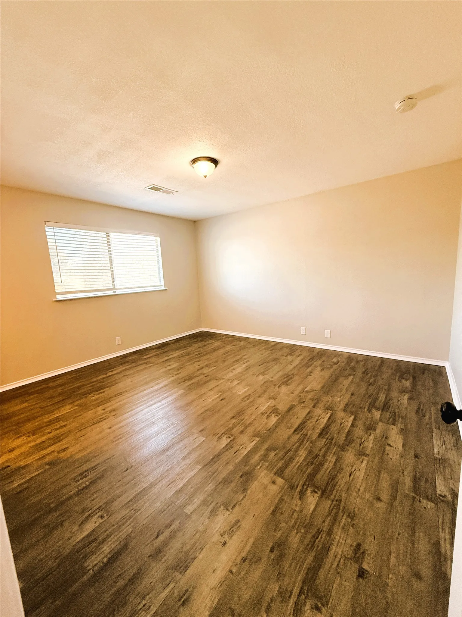 Single Family Residence For Rent in Ellis County , 1151 Azalea Lane, Waxahachie, Texas 75165, 4 Bedroom, 3 Bathroom, 2 Garage spaces, 2,470 Sqft, built in 1991, mls#21407545, Real Estate Agent in Waxahachie, Homes For Rent in Ellis county, Homes For Rent in Waxahachie, Realtor in Waxahachie Texas, Real Estate Brokerage Independent Realty Texas, Luminita Cordes Realtor