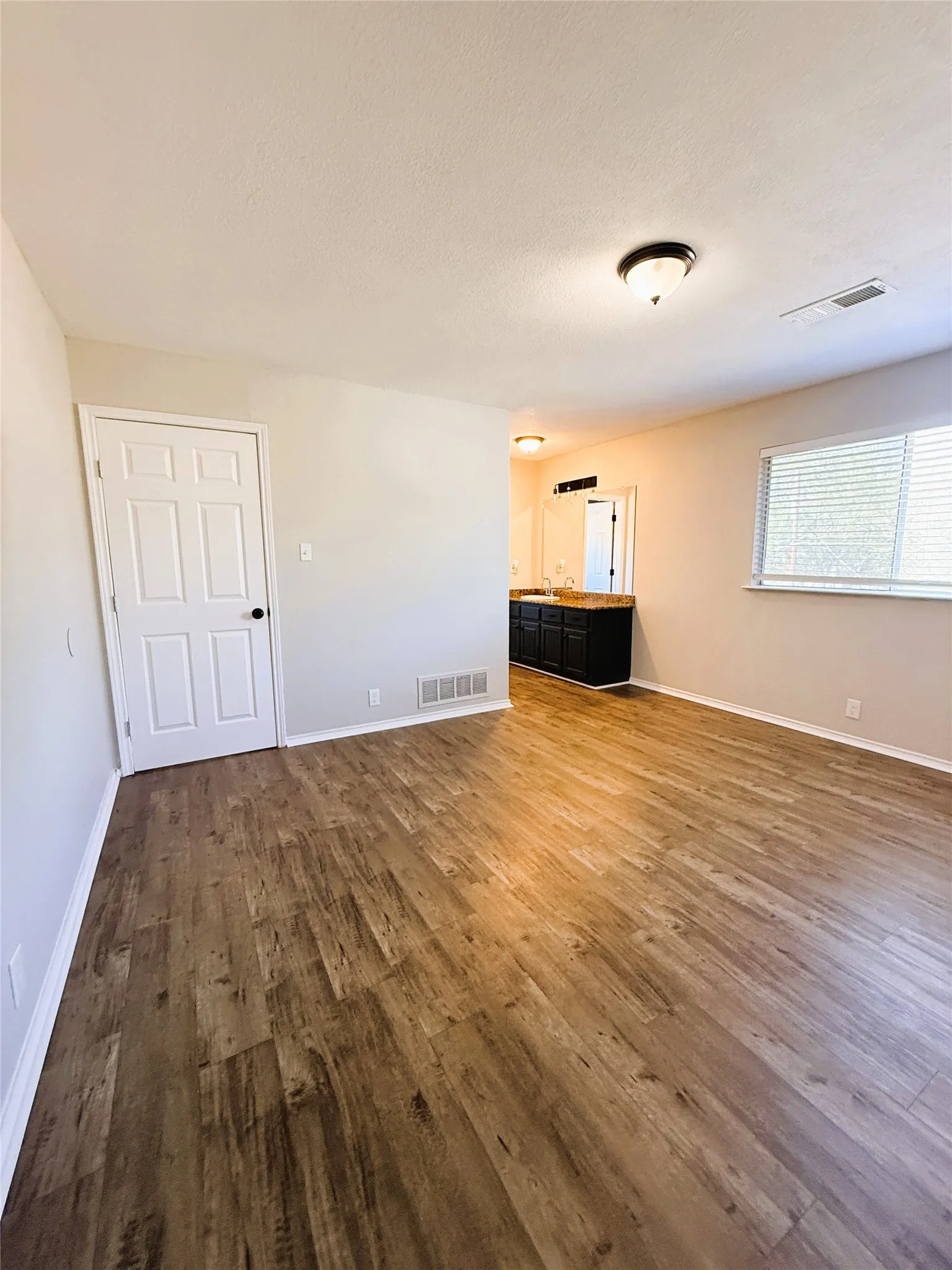 Single Family Residence For Rent in Ellis County , 1151 Azalea Lane, Waxahachie, Texas 75165, 4 Bedroom, 3 Bathroom, 2 Garage spaces, 2,470 Sqft, built in 1991, mls#21407545, Real Estate Agent in Waxahachie, Homes For Rent in Ellis county, Homes For Rent in Waxahachie, Realtor in Waxahachie Texas, Real Estate Brokerage Independent Realty Texas, Luminita Cordes Realtor
