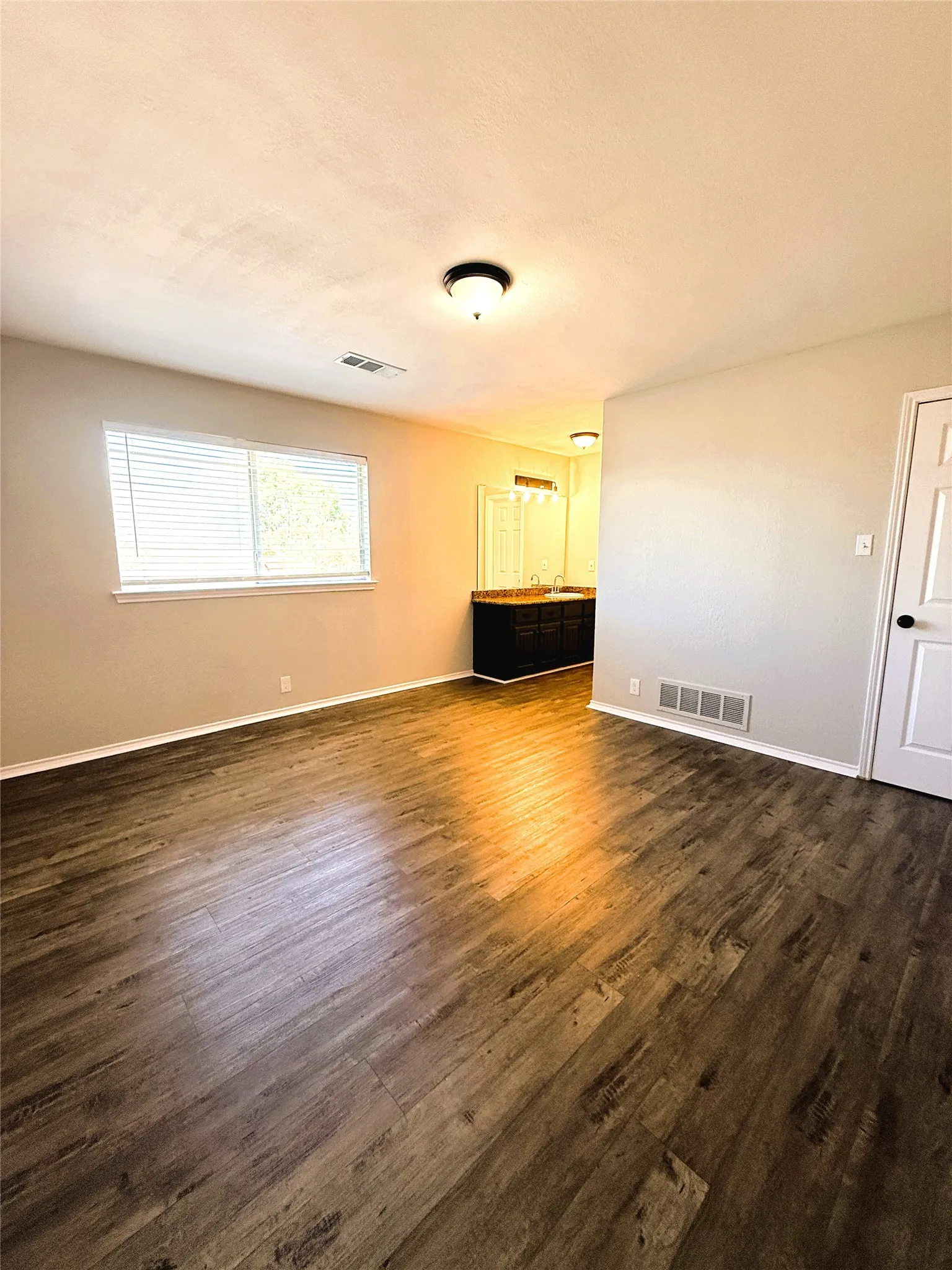 Single Family Residence For Rent in Ellis County , 1151 Azalea Lane, Waxahachie, Texas 75165, 4 Bedroom, 3 Bathroom, 2 Garage spaces, 2,470 Sqft, built in 1991, mls#21407545, Real Estate Agent in Waxahachie, Homes For Rent in Ellis county, Homes For Rent in Waxahachie, Realtor in Waxahachie Texas, Real Estate Brokerage Independent Realty Texas, Luminita Cordes Realtor
