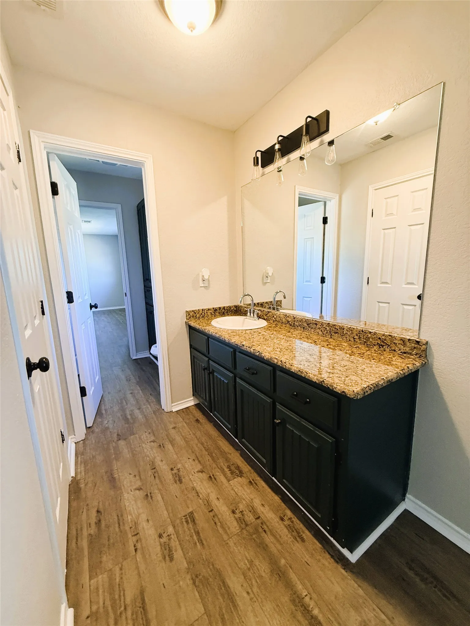 Single Family Residence For Rent in Ellis County , 1151 Azalea Lane, Waxahachie, Texas 75165, 4 Bedroom, 3 Bathroom, 2 Garage spaces, 2,470 Sqft, built in 1991, mls#21407545, Real Estate Agent in Waxahachie, Homes For Rent in Ellis county, Homes For Rent in Waxahachie, Realtor in Waxahachie Texas, Real Estate Brokerage Independent Realty Texas, Luminita Cordes Realtor