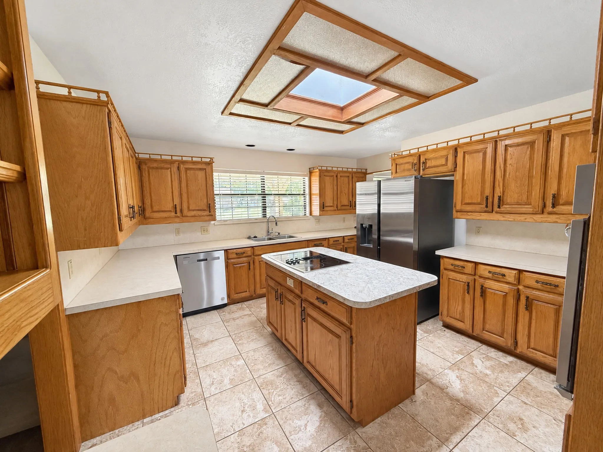 Single Family Residence For Rent in Denton County , 405 S Denton Avenue, Justin, Texas 76247, 4 Bedroom, 4 Bathroom, 3 Garage spaces, 2,754 Sqft, built in 1987, mls#21407006, Real Estate Agent in Justin, Homes For Rent in Denton county, Homes For Rent in Justin, Realtor in Justin Texas, Real Estate Brokerage Independent Realty Texas, Luminita Cordes Realtor