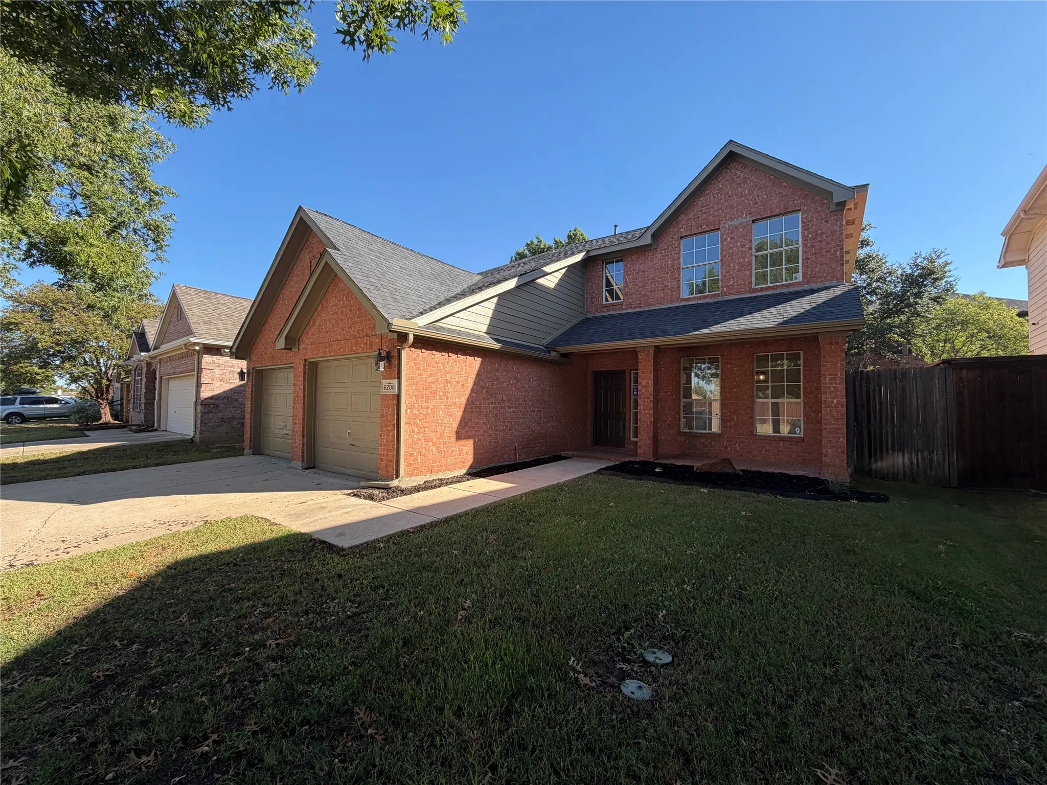 Single Family Residence For Sale in Denton County , 6208 Branchwood Trail, Flower Mound, Texas 75028, 5 Bedroom, 4 Bathroom, 2 Garage spaces, 2,608 Sqft, built in 1998, mls#21407562, Real Estate Agent in Flower Mound, Homes For Sale in Denton county, Homes For Sale in Flower Mound, Realtor in Flower Mound Texas, Real Estate Brokerage Independent Realty Texas, Luminita Cordes Realtor