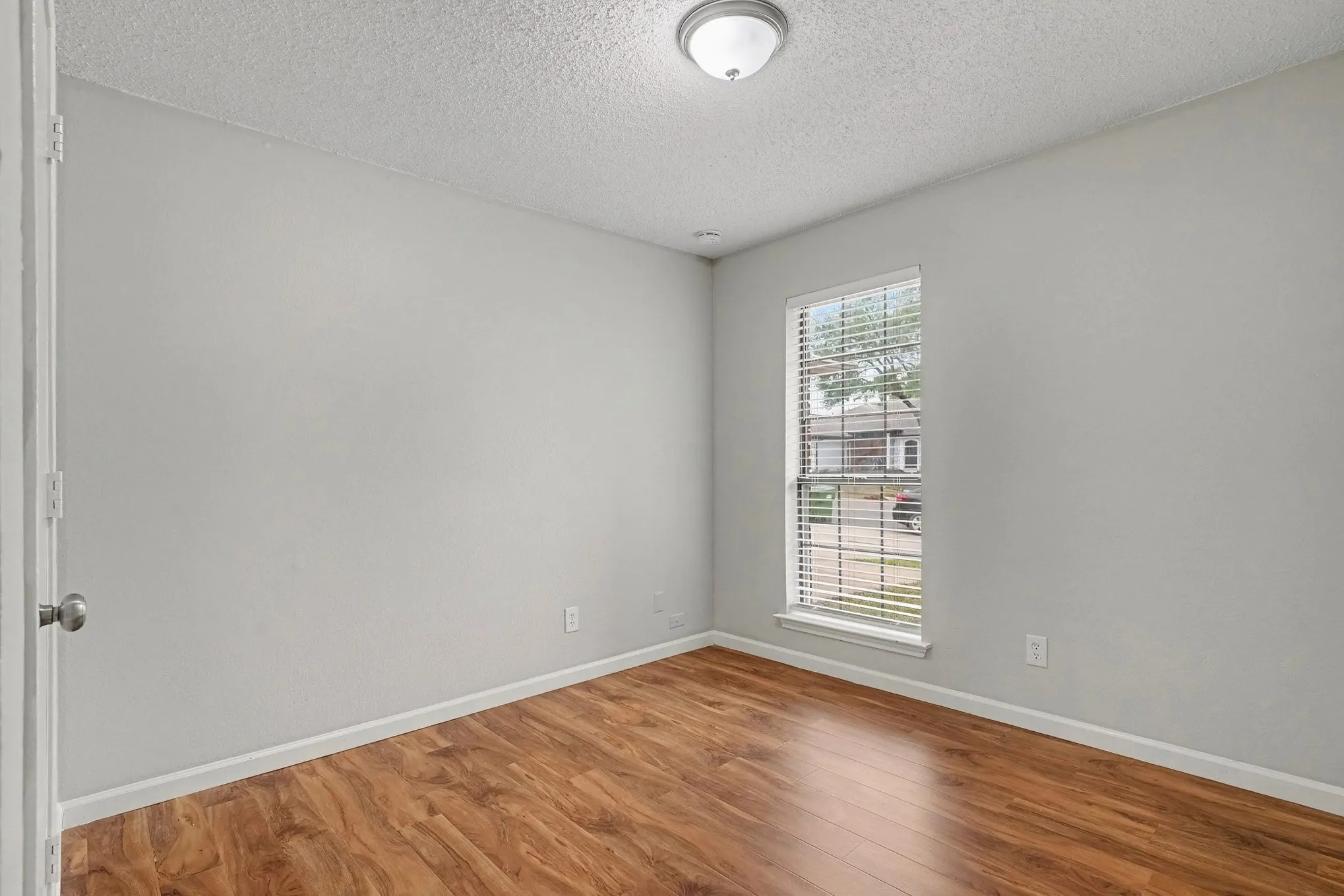 Single Family Residence For Sale in Tarrant County , 8237 Lara Lane, Watauga, Texas 76148, 3 Bedroom, 2 Bathroom, 2 Garage spaces, 1,272 Sqft, built in 1987, mls#21403439, Real Estate Agent in Watauga, Homes For Sale in Tarrant county, Homes For Sale in Watauga, Realtor in Watauga Texas, Real Estate Brokerage Independent Realty Texas, Luminita Cordes Realtor
