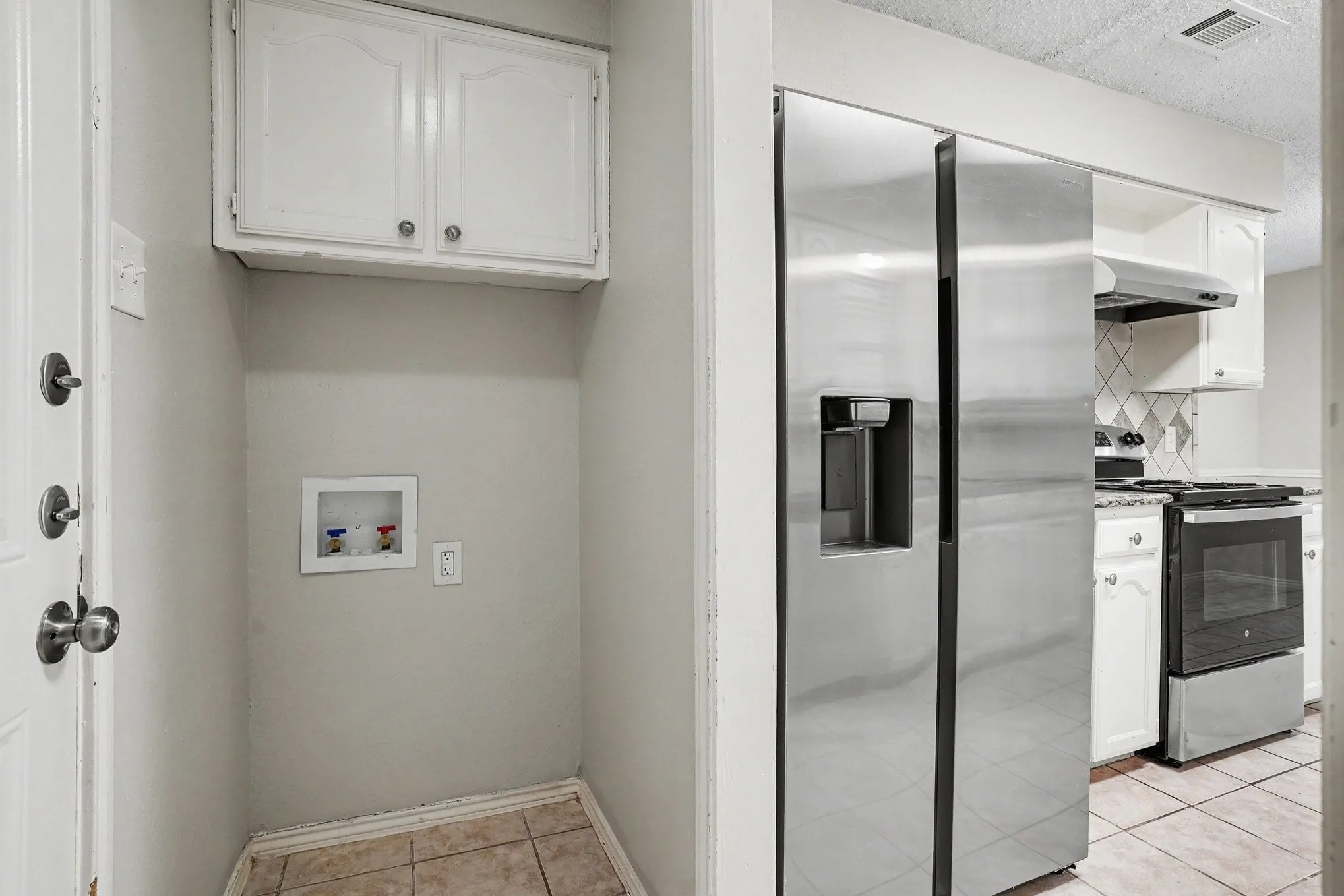 Single Family Residence For Sale in Tarrant County , 8237 Lara Lane, Watauga, Texas 76148, 3 Bedroom, 2 Bathroom, 2 Garage spaces, 1,272 Sqft, built in 1987, mls#21403439, Real Estate Agent in Watauga, Homes For Sale in Tarrant county, Homes For Sale in Watauga, Realtor in Watauga Texas, Real Estate Brokerage Independent Realty Texas, Luminita Cordes Realtor