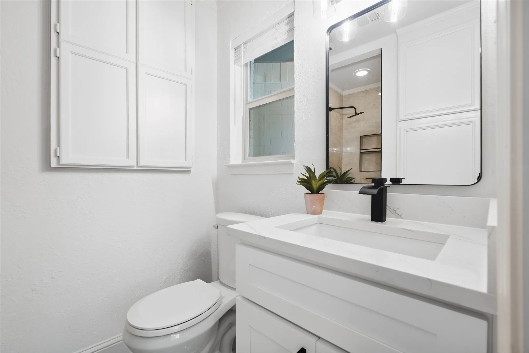 Single Family Residence For Sale in Tarrant County , 516 Caduceus Lane, Hurst, Texas 76053, 3 Bedroom, 2 Bathroom, 2 Garage spaces, 2,235 Sqft, built in 1960, mls#21407566, Real Estate Agent in Hurst, Homes For Sale in Tarrant county, Homes For Sale in Hurst, Realtor in Hurst Texas, Real Estate Brokerage Independent Realty Texas, Luminita Cordes Realtor