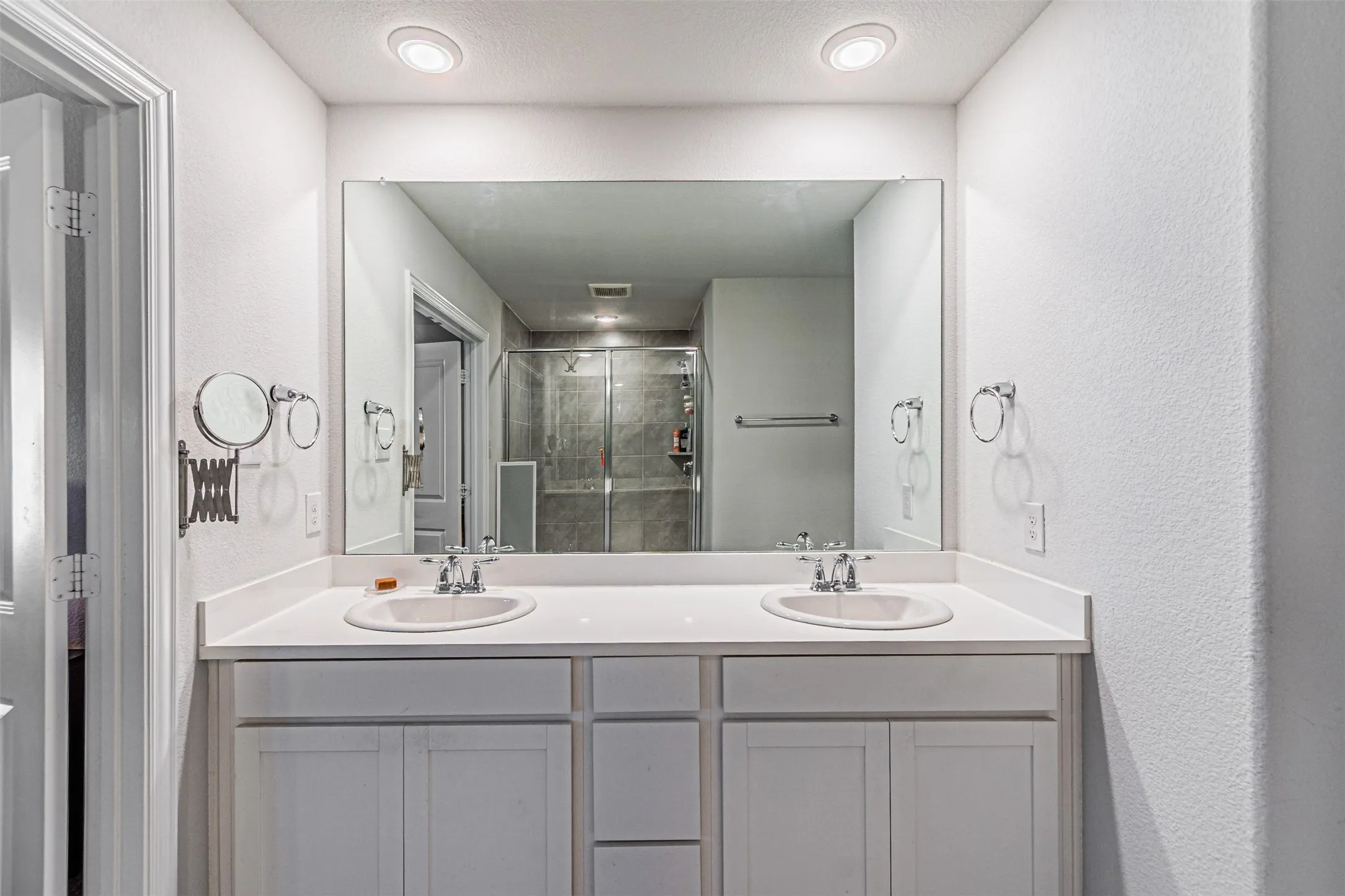 Double Sinks and lots of counterspace in Primary bathroom