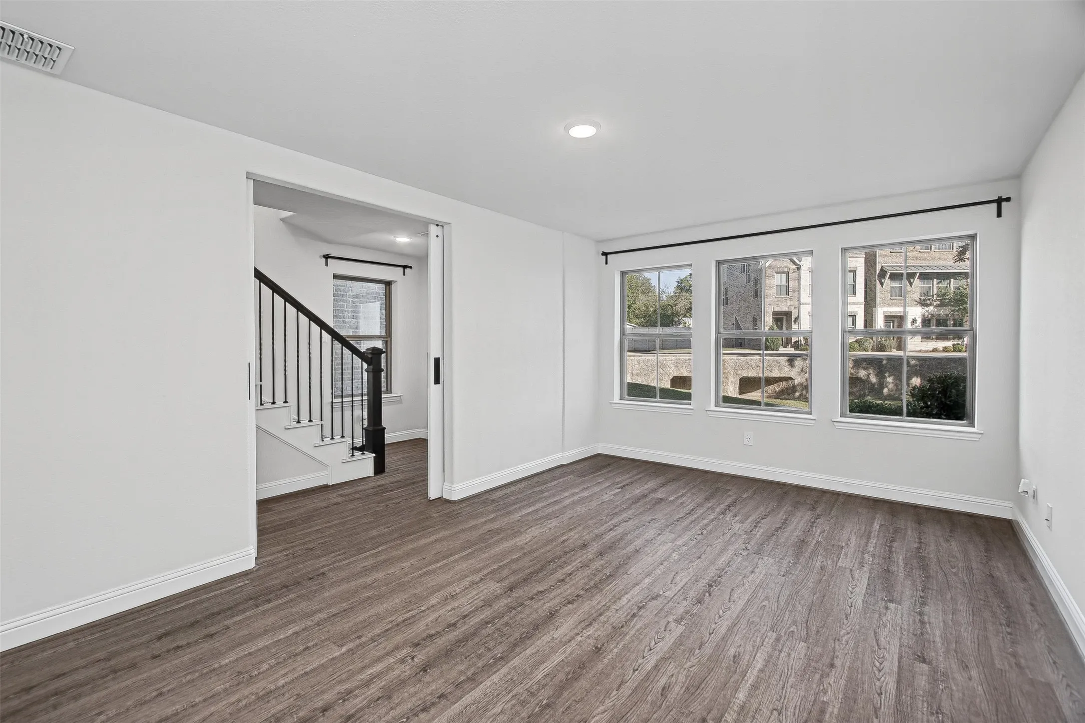 Flex Space can be 4th Bedroom
