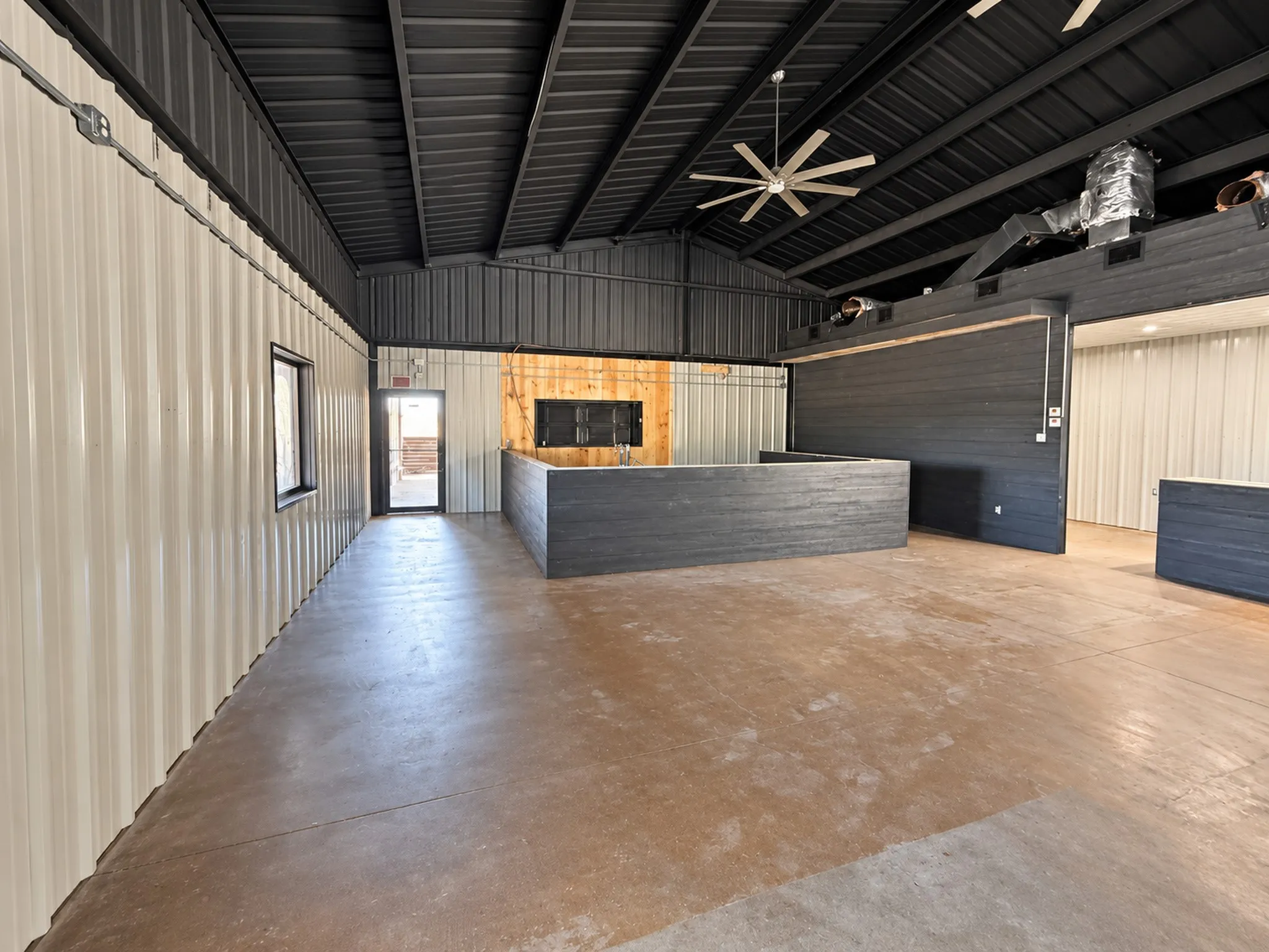 Business For Rent in Parker County , 2524 Azle Highway, Weatherford, Texas 76085, 0, 0, Garage spaces, 0 Sqft, built in 2010, mls#21407563, Real Estate Agent in Weatherford, Homes For Rent in Parker county, Homes For Rent in Weatherford, Realtor in Weatherford Texas, Real Estate Brokerage Independent Realty Texas, Luminita Cordes Realtor