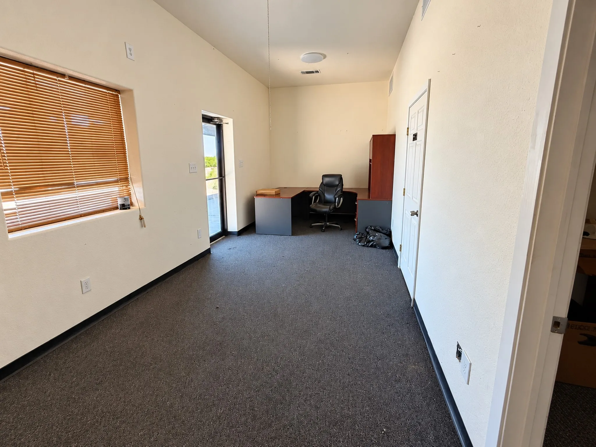 Business For Rent in Parker County , 2524 Azle Highway, Weatherford, Texas 76085, 0, 0, Garage spaces, 0 Sqft, built in 2010, mls#21407563, Real Estate Agent in Weatherford, Homes For Rent in Parker county, Homes For Rent in Weatherford, Realtor in Weatherford Texas, Real Estate Brokerage Independent Realty Texas, Luminita Cordes Realtor