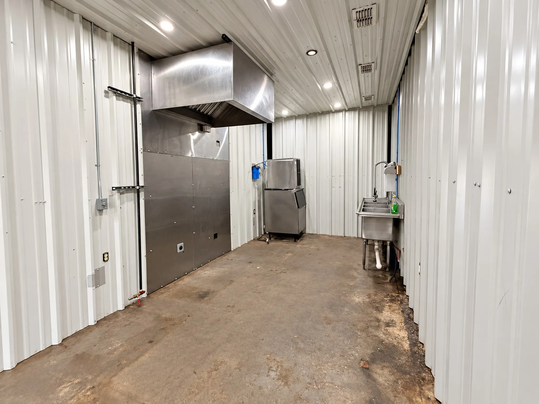 Business For Rent in Parker County , 2524 Azle Highway, Weatherford, Texas 76085, 0, 0, Garage spaces, 0 Sqft, built in 2010, mls#21407563, Real Estate Agent in Weatherford, Homes For Rent in Parker county, Homes For Rent in Weatherford, Realtor in Weatherford Texas, Real Estate Brokerage Independent Realty Texas, Luminita Cordes Realtor