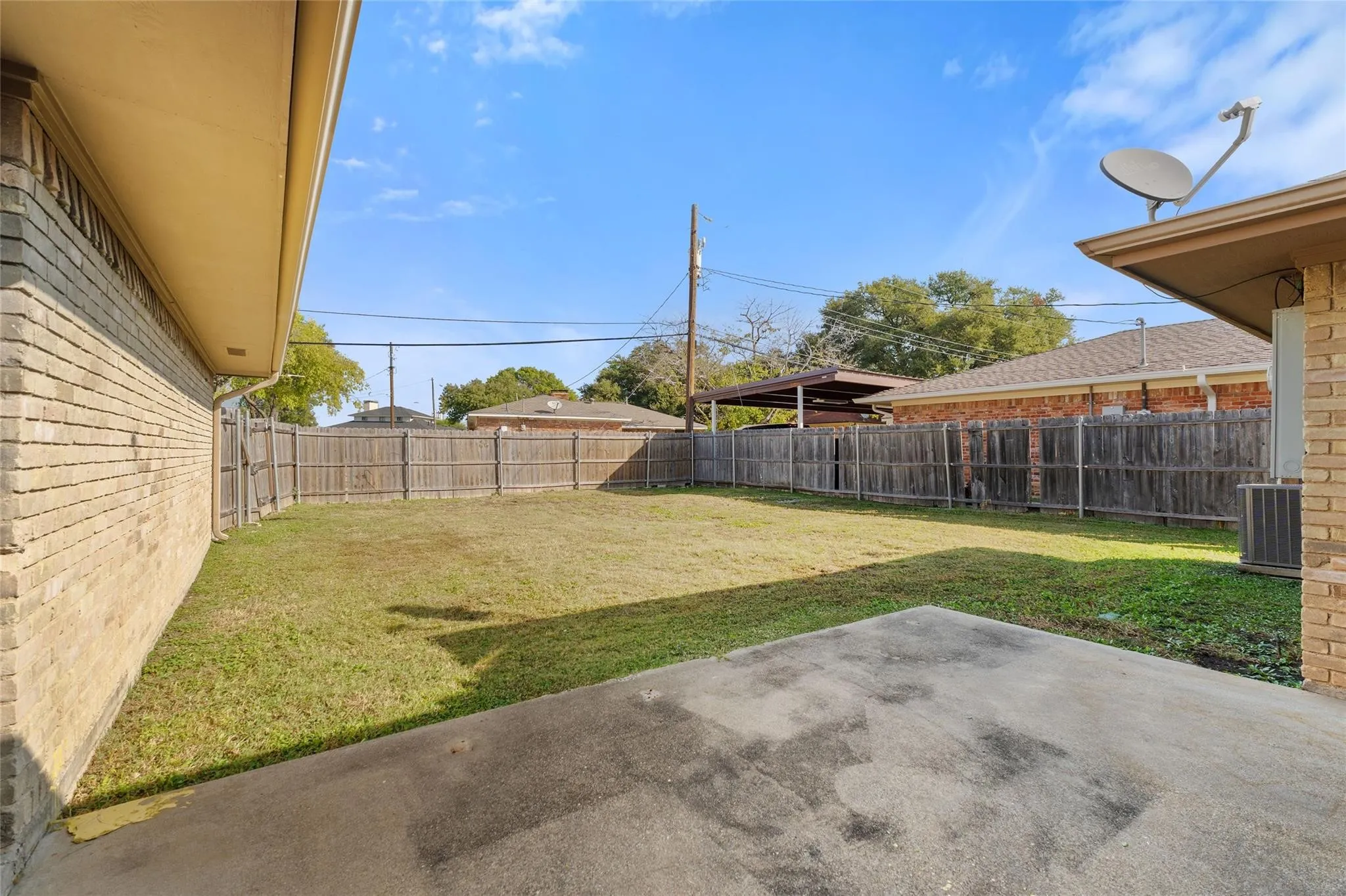 Single Family Residence For Sale in Dallas County , 6907 Pickrell Drive, Dallas, Texas 75227, 4 Bedroom, 2 Bathroom, 2 Garage spaces, 2,208 Sqft, built in 1971, mls#21407561, Real Estate Agent in Dallas, Homes For Sale in Dallas county, Homes For Sale in Dallas, Realtor in Dallas Texas, Real Estate Brokerage Independent Realty Texas, Luminita Cordes Realtor
