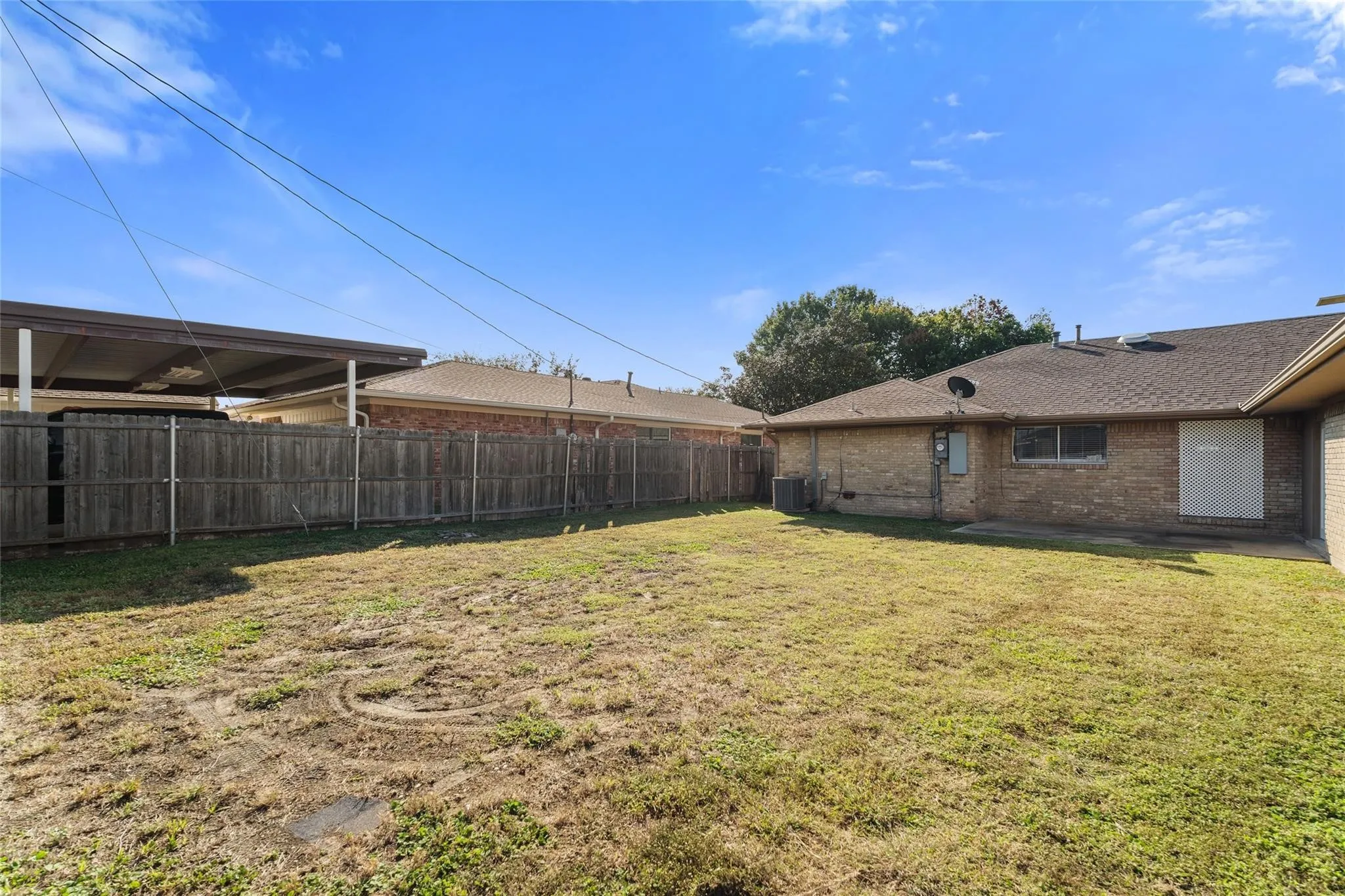 Single Family Residence For Sale in Dallas County , 6907 Pickrell Drive, Dallas, Texas 75227, 4 Bedroom, 2 Bathroom, 2 Garage spaces, 2,208 Sqft, built in 1971, mls#21407561, Real Estate Agent in Dallas, Homes For Sale in Dallas county, Homes For Sale in Dallas, Realtor in Dallas Texas, Real Estate Brokerage Independent Realty Texas, Luminita Cordes Realtor