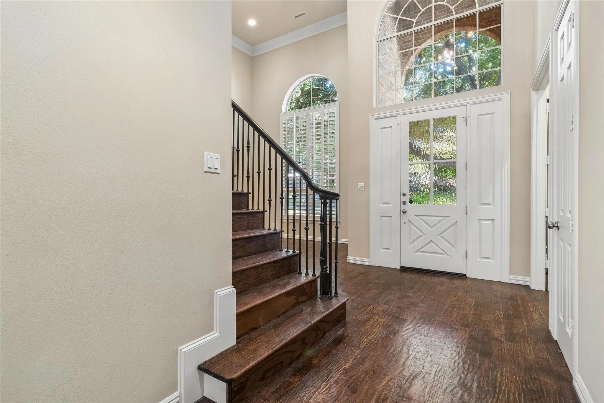 Single Family Residence For Sale in Collin County , 5908 Pebblestone Lane, Plano, Texas 75093, 4 Bedroom, 4 Bathroom, 2 Garage spaces, 2,906 Sqft, built in 1996, mls#21407031, Real Estate Agent in Plano, Homes For Sale in Collin county, Homes For Sale in Plano, Realtor in Plano Texas, Real Estate Brokerage Independent Realty Texas, Luminita Cordes Realtor