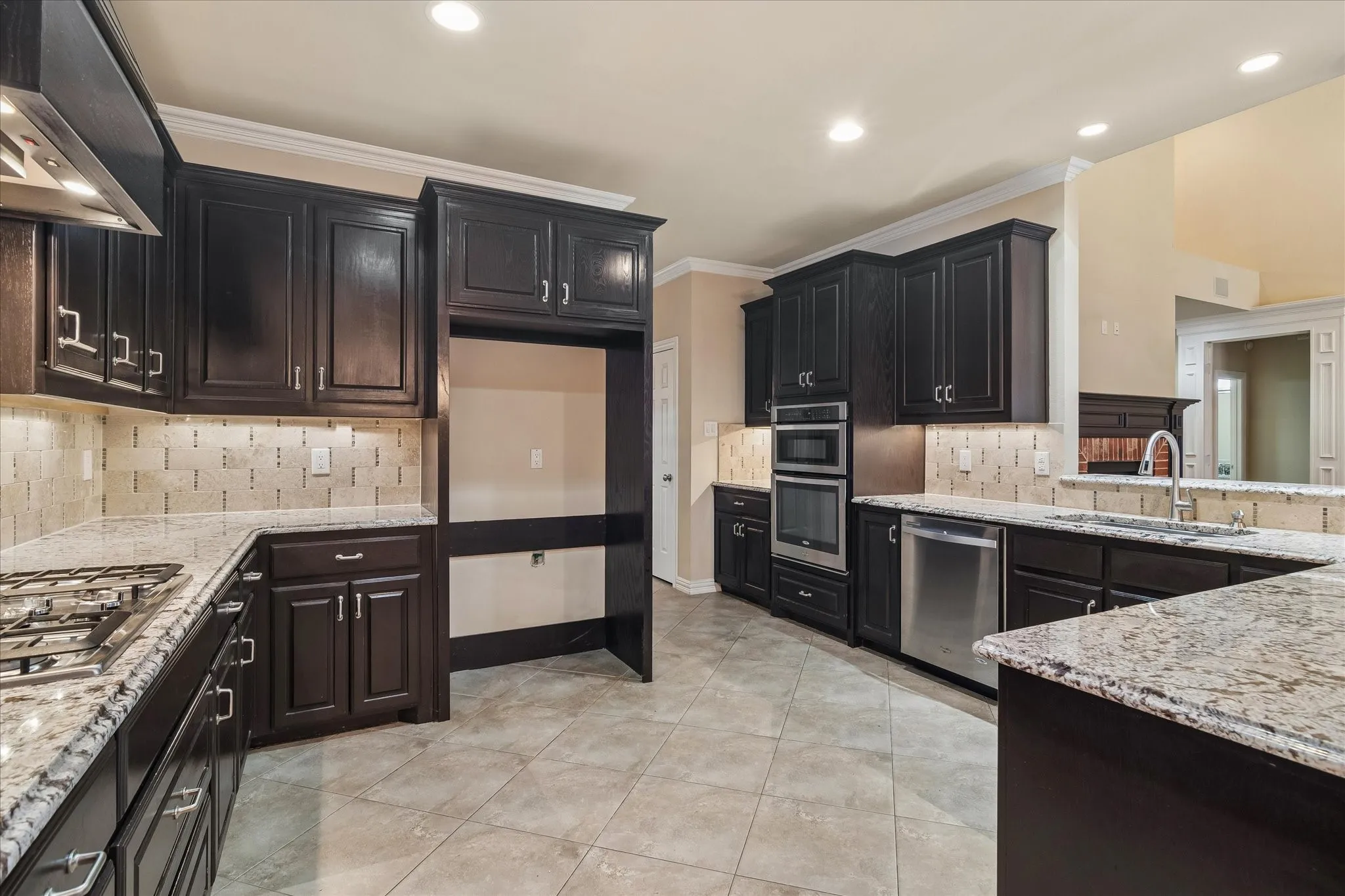 Single Family Residence For Sale in Collin County , 5908 Pebblestone Lane, Plano, Texas 75093, 4 Bedroom, 4 Bathroom, 2 Garage spaces, 2,906 Sqft, built in 1996, mls#21407031, Real Estate Agent in Plano, Homes For Sale in Collin county, Homes For Sale in Plano, Realtor in Plano Texas, Real Estate Brokerage Independent Realty Texas, Luminita Cordes Realtor
