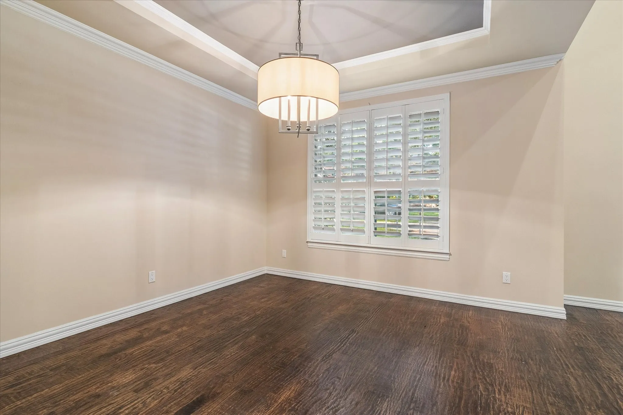 Single Family Residence For Sale in Collin County , 5908 Pebblestone Lane, Plano, Texas 75093, 4 Bedroom, 4 Bathroom, 2 Garage spaces, 2,906 Sqft, built in 1996, mls#21407031, Real Estate Agent in Plano, Homes For Sale in Collin county, Homes For Sale in Plano, Realtor in Plano Texas, Real Estate Brokerage Independent Realty Texas, Luminita Cordes Realtor