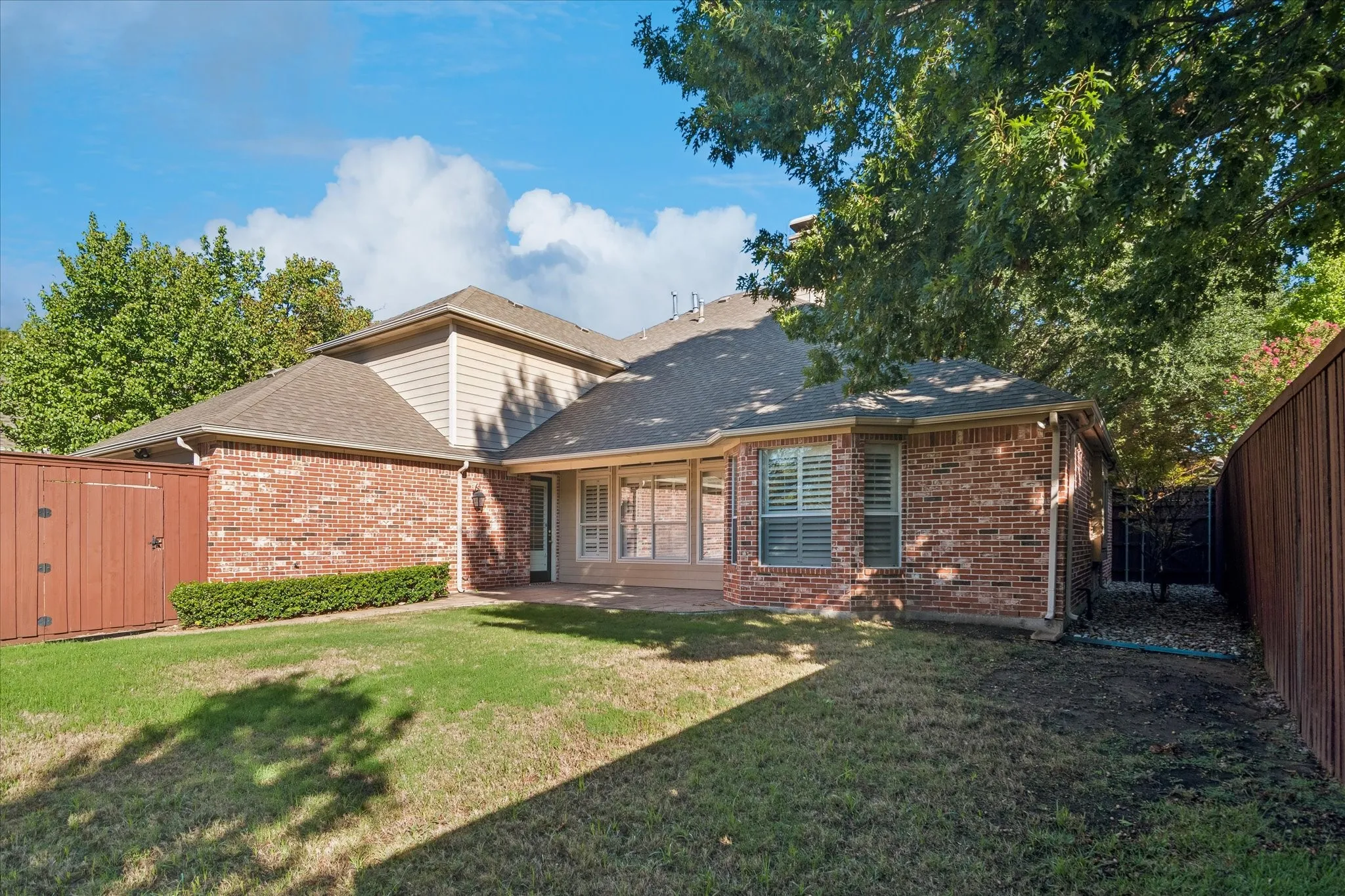 Single Family Residence For Sale in Collin County , 5908 Pebblestone Lane, Plano, Texas 75093, 4 Bedroom, 4 Bathroom, 2 Garage spaces, 2,906 Sqft, built in 1996, mls#21407031, Real Estate Agent in Plano, Homes For Sale in Collin county, Homes For Sale in Plano, Realtor in Plano Texas, Real Estate Brokerage Independent Realty Texas, Luminita Cordes Realtor
