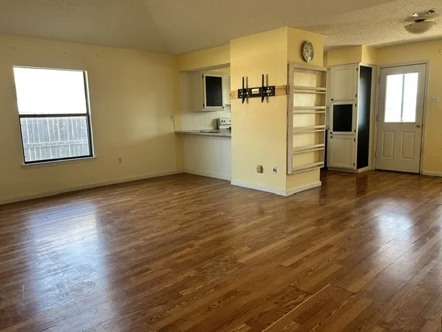 Single Family Residence For Sale in Tarrant County , 1416 Nelson Place, Fort Worth, Texas 76028, 3 Bedroom, 2 Bathroom, 2 Garage spaces, 1,368 Sqft, built in 1988, mls#21407569, Real Estate Agent in Fort Worth, Homes For Sale in Tarrant county, Homes For Sale in Fort Worth, Realtor in Fort Worth Texas, Real Estate Brokerage Independent Realty Texas, Luminita Cordes Realtor