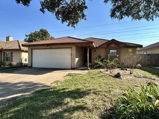 Single Family Residence For Sale in Tarrant County , 1416 Nelson Place, Fort Worth, Texas 76028, 3 Bedroom, 2 Bathroom, 2 Garage spaces, 1,368 Sqft, built in 1988, mls#21407569, Real Estate Agent in Fort Worth, Homes For Sale in Tarrant county, Homes For Sale in Fort Worth, Realtor in Fort Worth Texas, Real Estate Brokerage Independent Realty Texas, Luminita Cordes Realtor