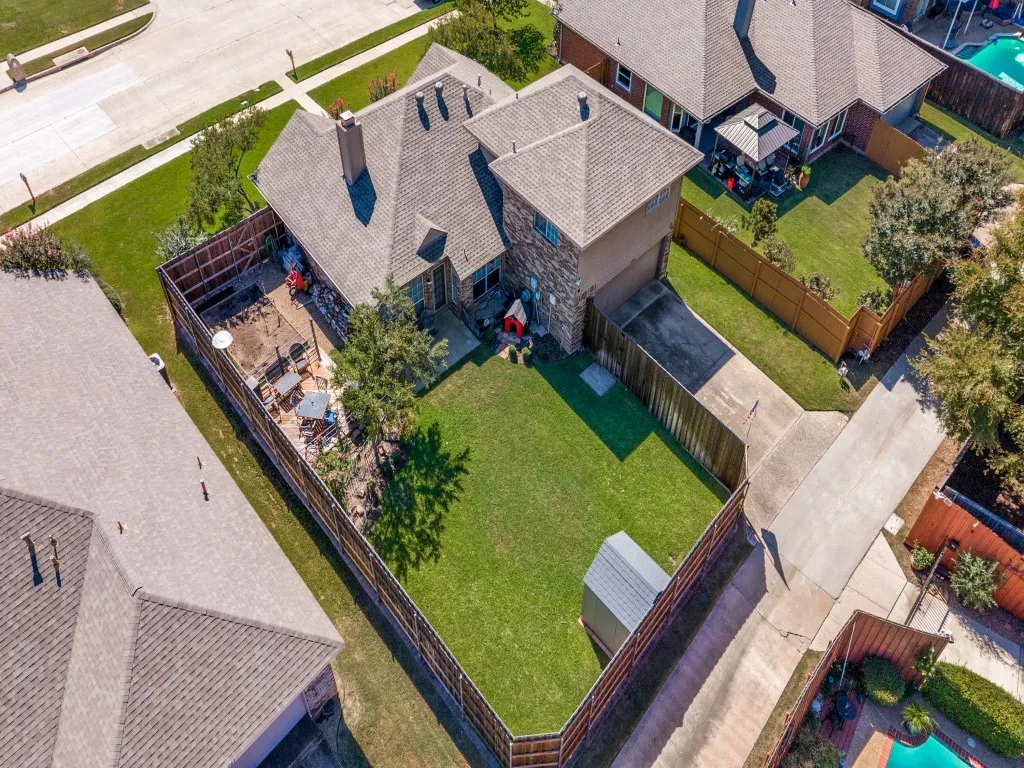 Single Family Residence For Sale in Collin County , 2705 Micarta Drive, Plano, Texas 75025, 3 Bedroom, 3 Bathroom, 2 Garage spaces, 1,818 Sqft, built in 1987, mls#21406774, Real Estate Agent in Plano, Homes For Sale in Collin county, Homes For Sale in Plano, Realtor in Plano Texas, Real Estate Brokerage Independent Realty Texas, Luminita Cordes Realtor