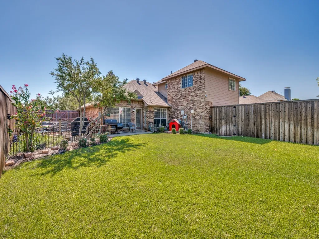 Single Family Residence For Sale in Collin County , 2705 Micarta Drive, Plano, Texas 75025, 3 Bedroom, 3 Bathroom, 2 Garage spaces, 1,818 Sqft, built in 1987, mls#21406774, Real Estate Agent in Plano, Homes For Sale in Collin county, Homes For Sale in Plano, Realtor in Plano Texas, Real Estate Brokerage Independent Realty Texas, Luminita Cordes Realtor