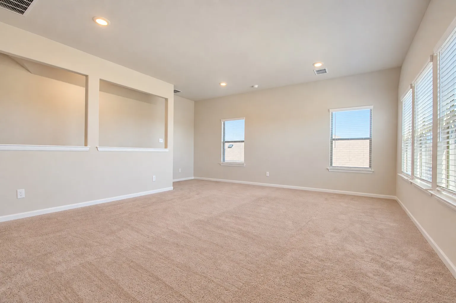 Single Family Residence For Sale in Tarrant County , 10208 Hanks Creek Road, Fort Worth, Texas 76126, 5 Bedroom, 3 Bathroom, 2 Garage spaces, 2,740 Sqft, built in 2020, mls#21403220, Real Estate Agent in Fort Worth, Homes For Sale in Tarrant county, Homes For Sale in Fort Worth, Realtor in Fort Worth Texas, Real Estate Brokerage Independent Realty Texas, Luminita Cordes Realtor